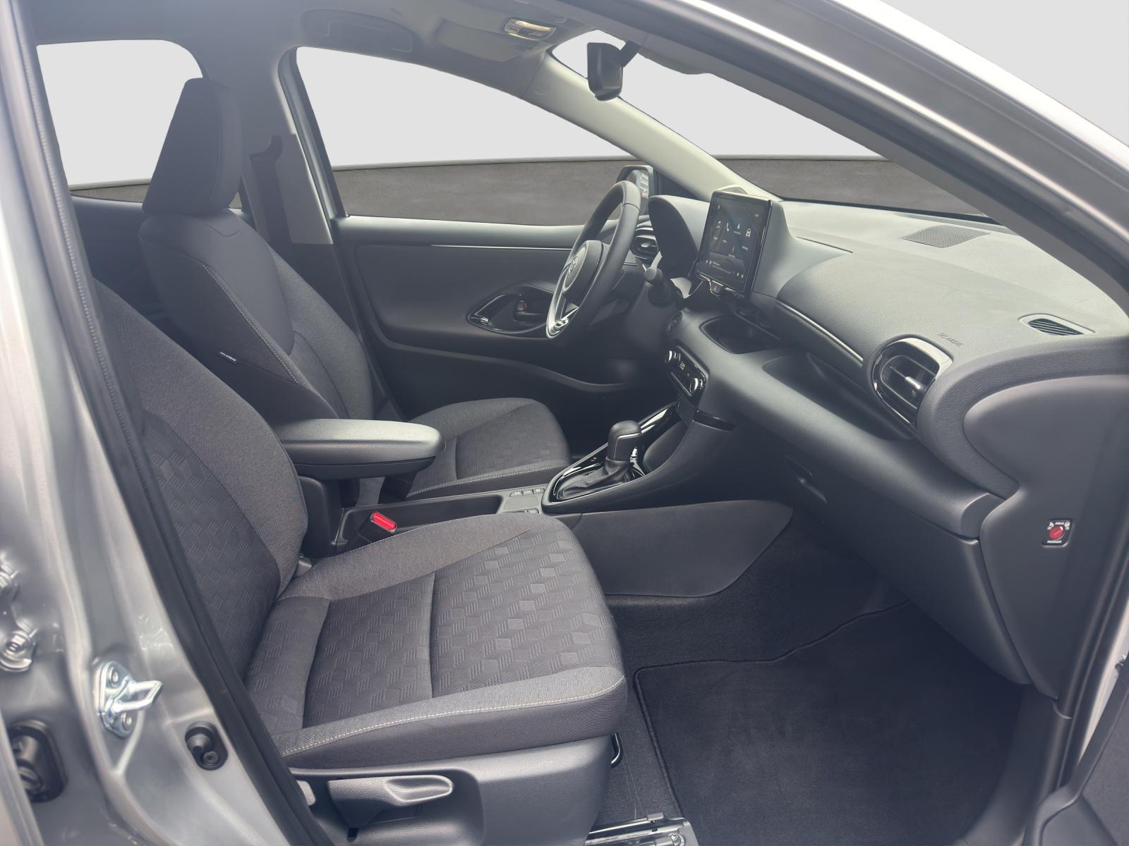 TOYOTA Yaris 1.5 VVT-i HSD Trend-image-15