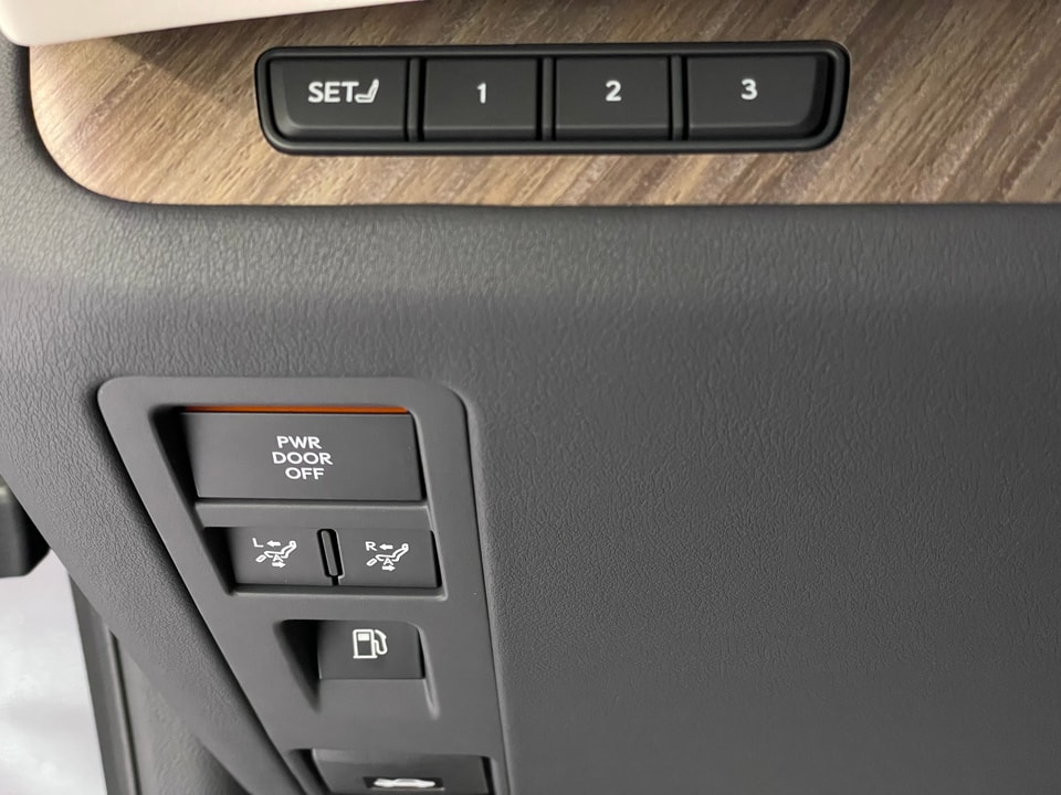 LM 350h VIP AWD Voll-Hybrid