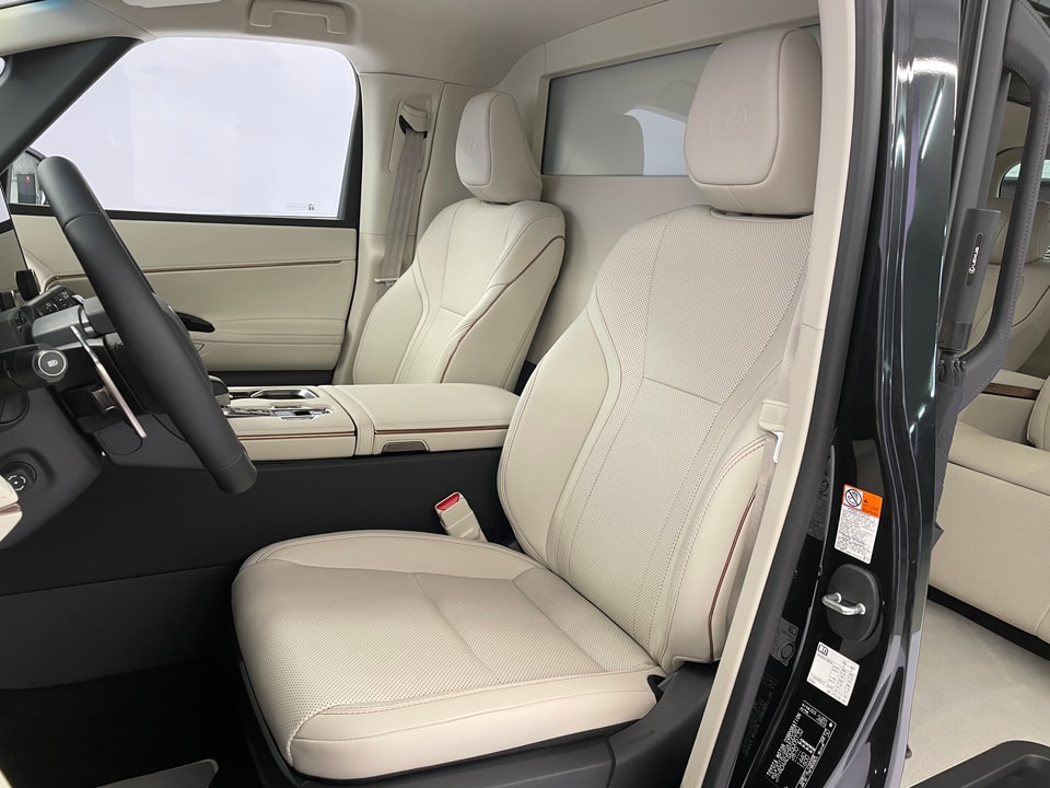 LM 350h VIP AWD Voll-Hybrid