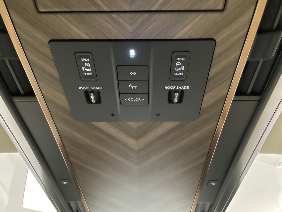 LM 350h VIP AWD Voll-Hybrid