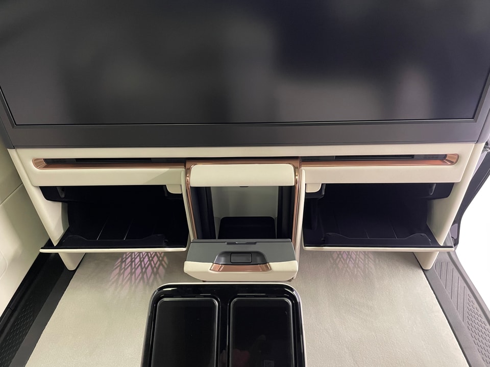 LM 350h VIP AWD Voll-Hybrid