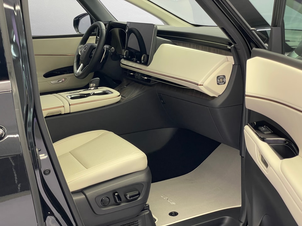 LM 350h VIP E-FOUR Voll-Hybrid