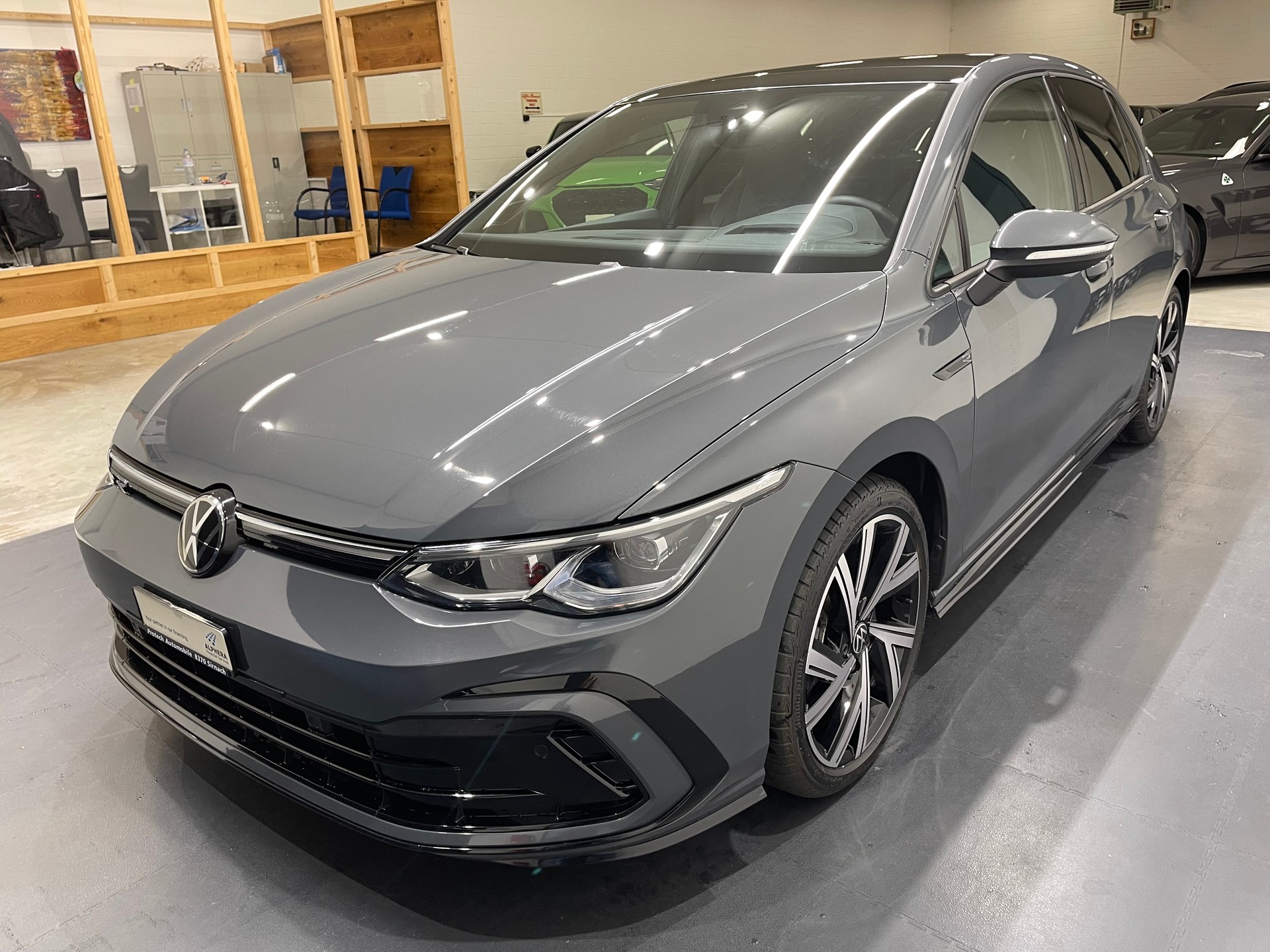 VW Golf 2.0 TDI R-Line DSG *IQ-LIGHT*AHK*HEAD UP*H&K*PANO*-image-6