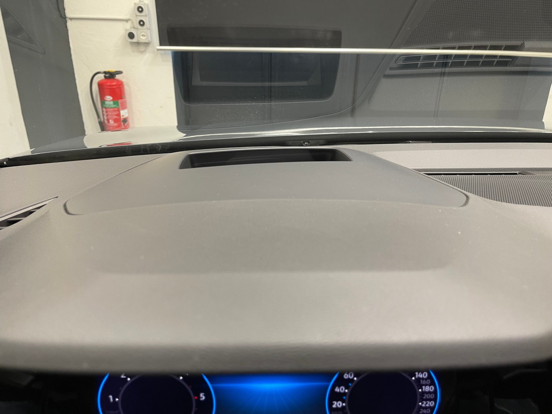 VW Golf 2.0 TDI R-Line DSG *IQ-LIGHT*AHK*HEAD UP*H&K*PANO*-image-20
