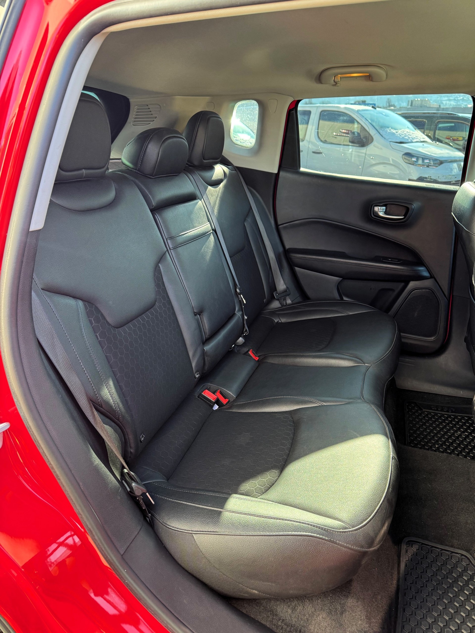 JEEP Compass 4x2 1.3 Turbo Night Eagle DKG-image-17