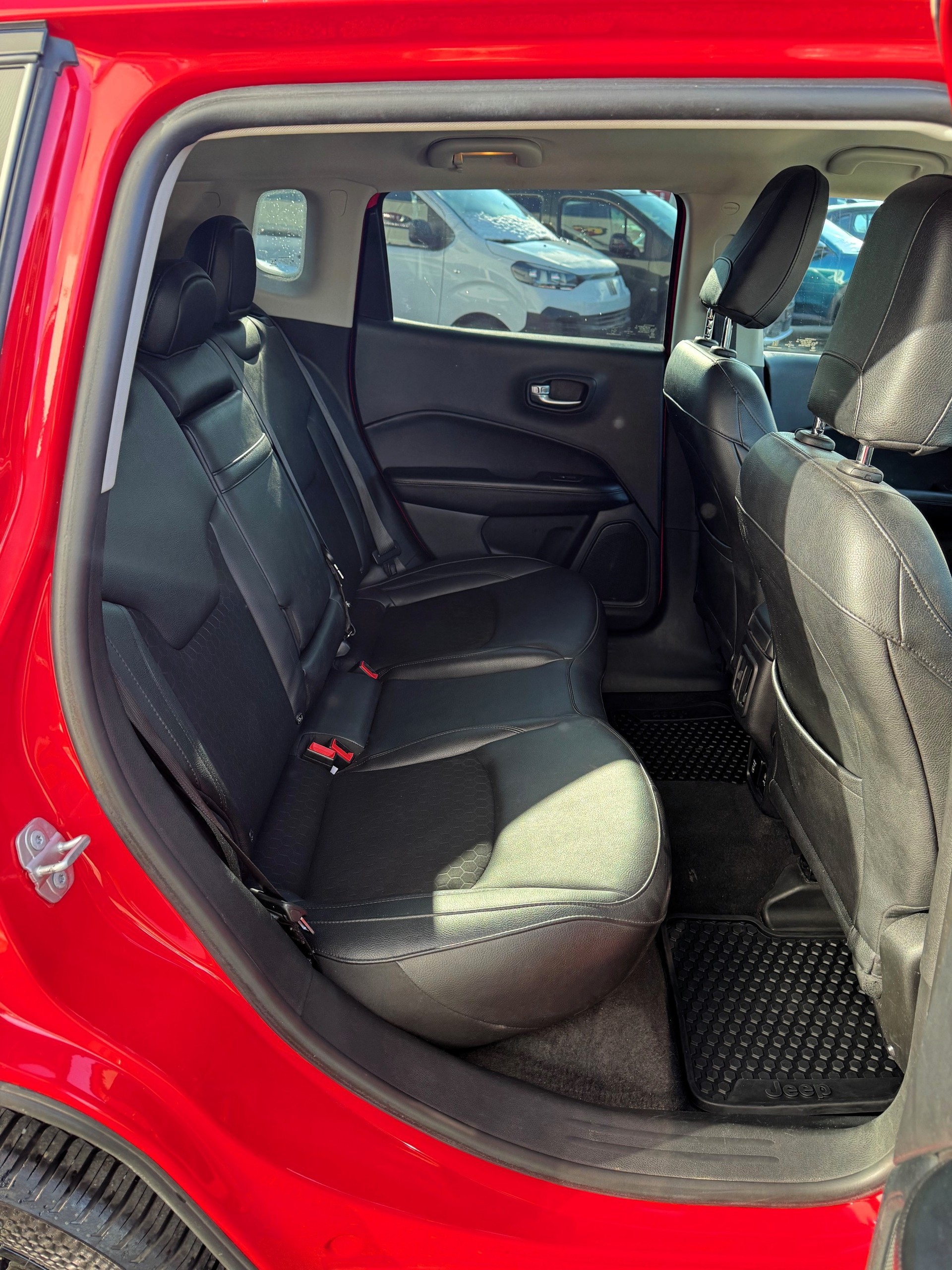JEEP Compass 4x2 1.3 Turbo Night Eagle DKG-image-16