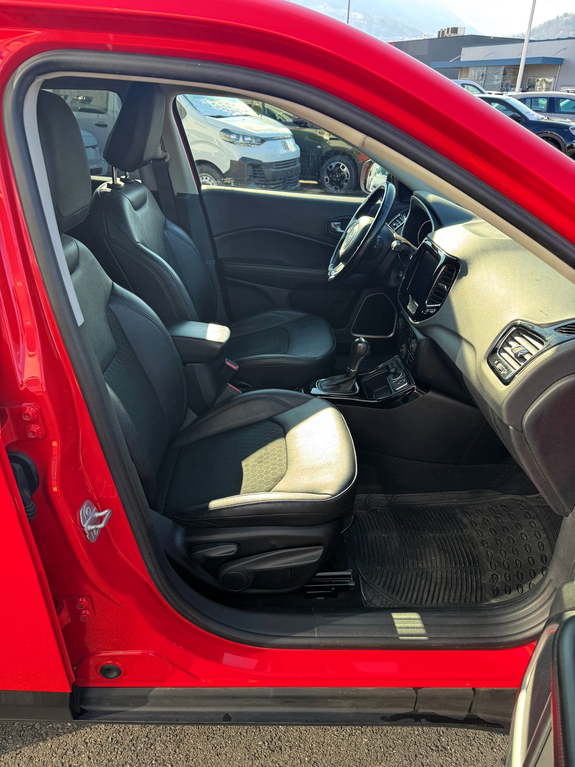 JEEP Compass 4x2 1.3 Turbo Night Eagle DKG-image-14