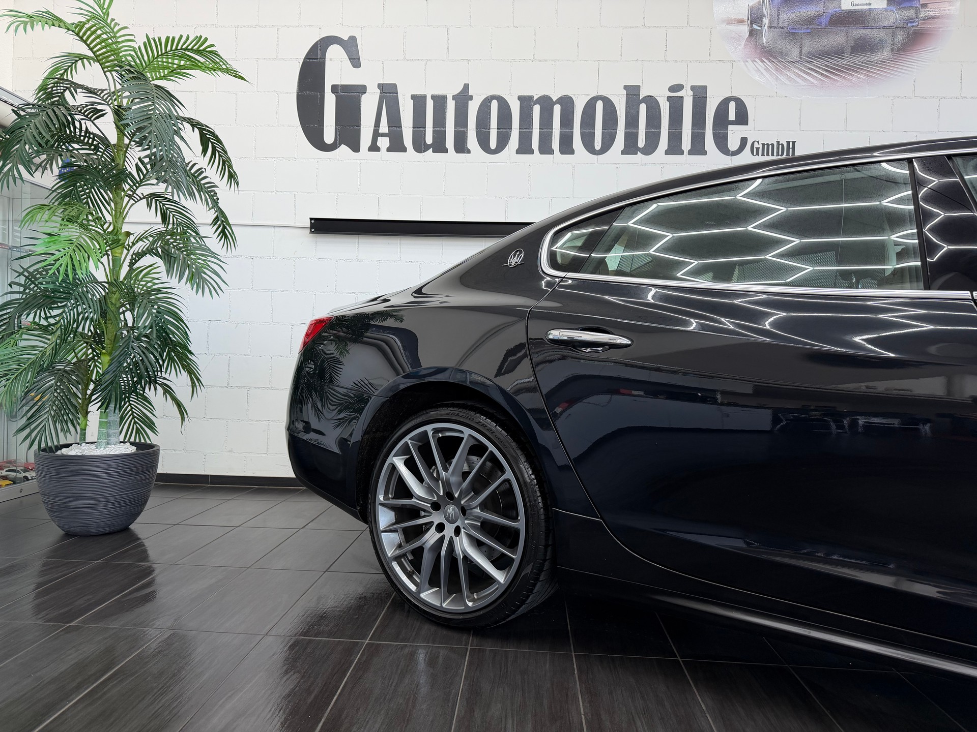 MASERATI Quattroporte 3.8 V8 GTS Nerissimo Automatica ⭐️-showroom-element-3