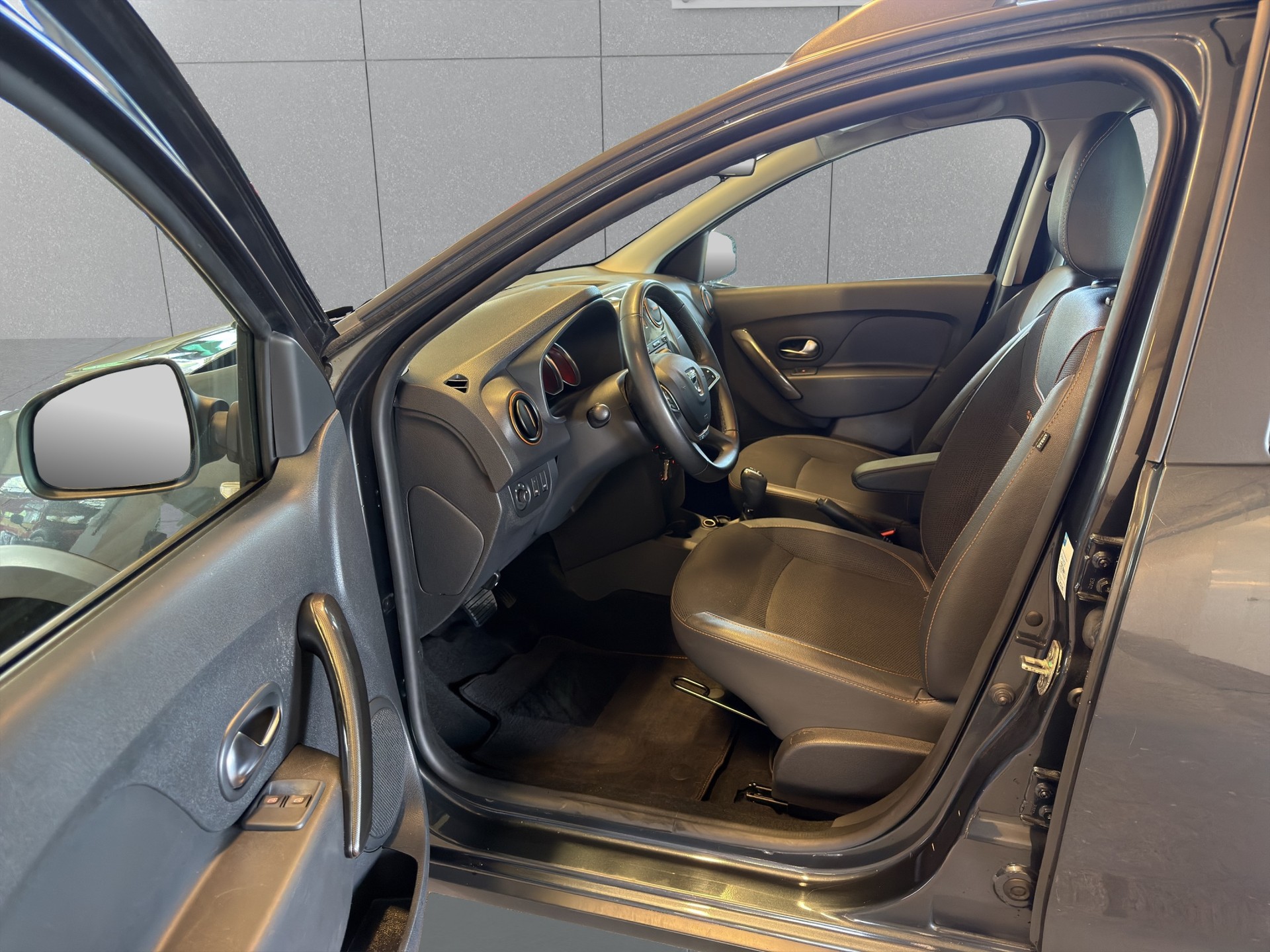 DACIA Logan MCV 0.9 Stepway Unlimited Automatic-image-16