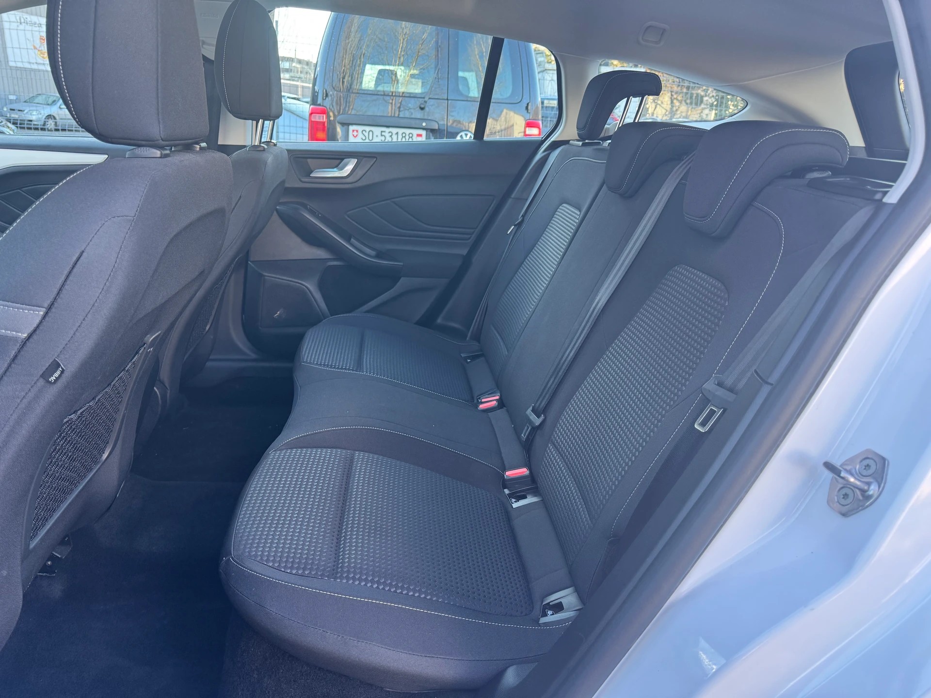 FORD Focus 1.5 TDCi Business Automatic ** Gr. Navi * Klima * PDC V&H * Tempomat * Frisch Ab MFK-image-6