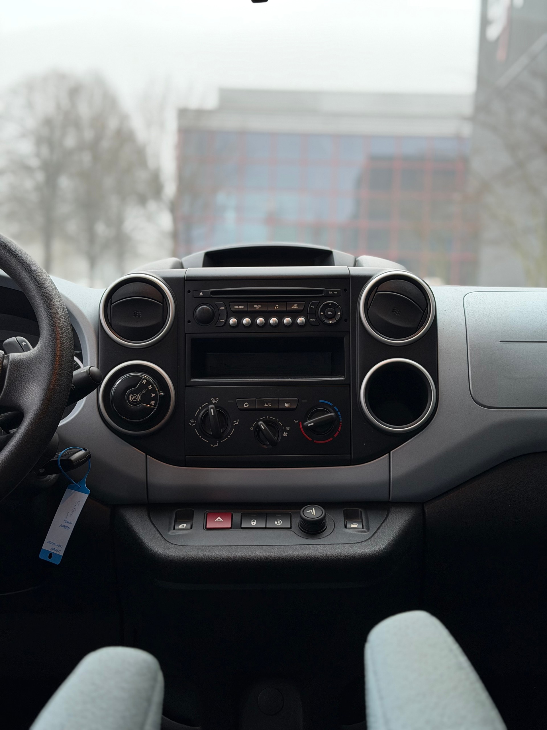 CITROEN Berlingo 1.6 e-HDi Séduction EGS6-image-9