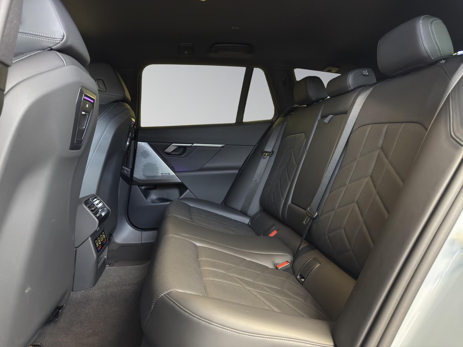 BMW 520d xDrive Touring M-SportPaket-image-16