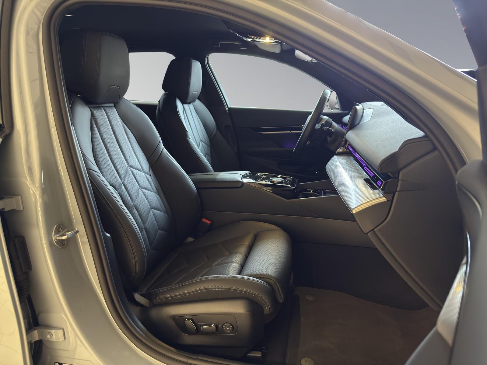 BMW 520d xDrive Touring M-SportPaket-image-19