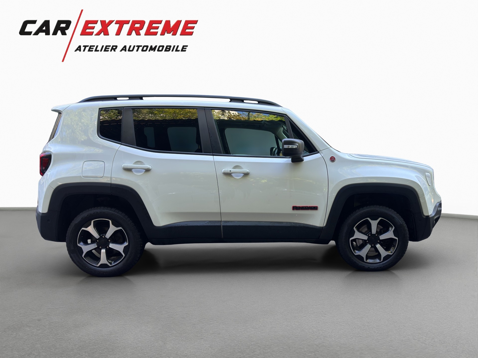 JEEP Renegade 2.0 MJ Trailhawk AWD + Low Range 9ATX-showroom-element-2