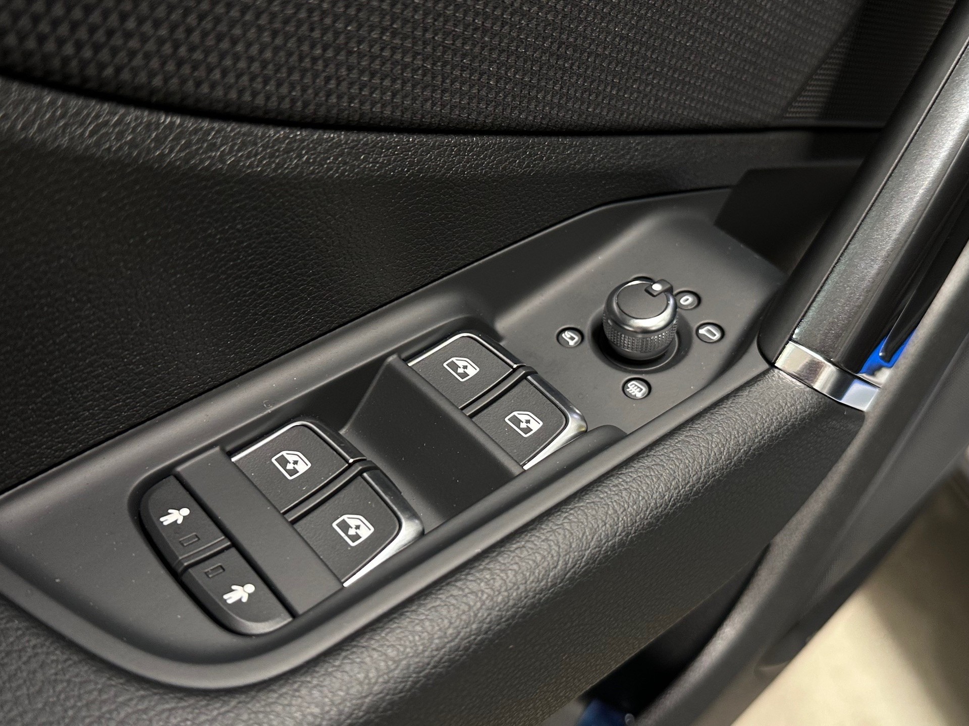 AUDI Q2 40 TFSI S line Attraction quattro S-tronic-image-12