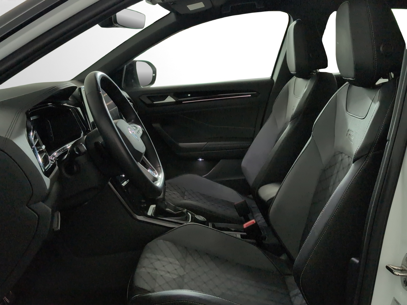VW T-Roc 2.0 TSI R-Line DSG 4Motion-image-5