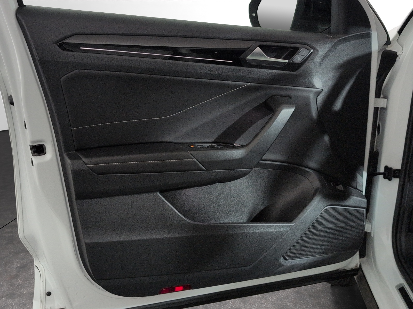 VW T-Roc 2.0 TSI R-Line DSG 4Motion-image-13