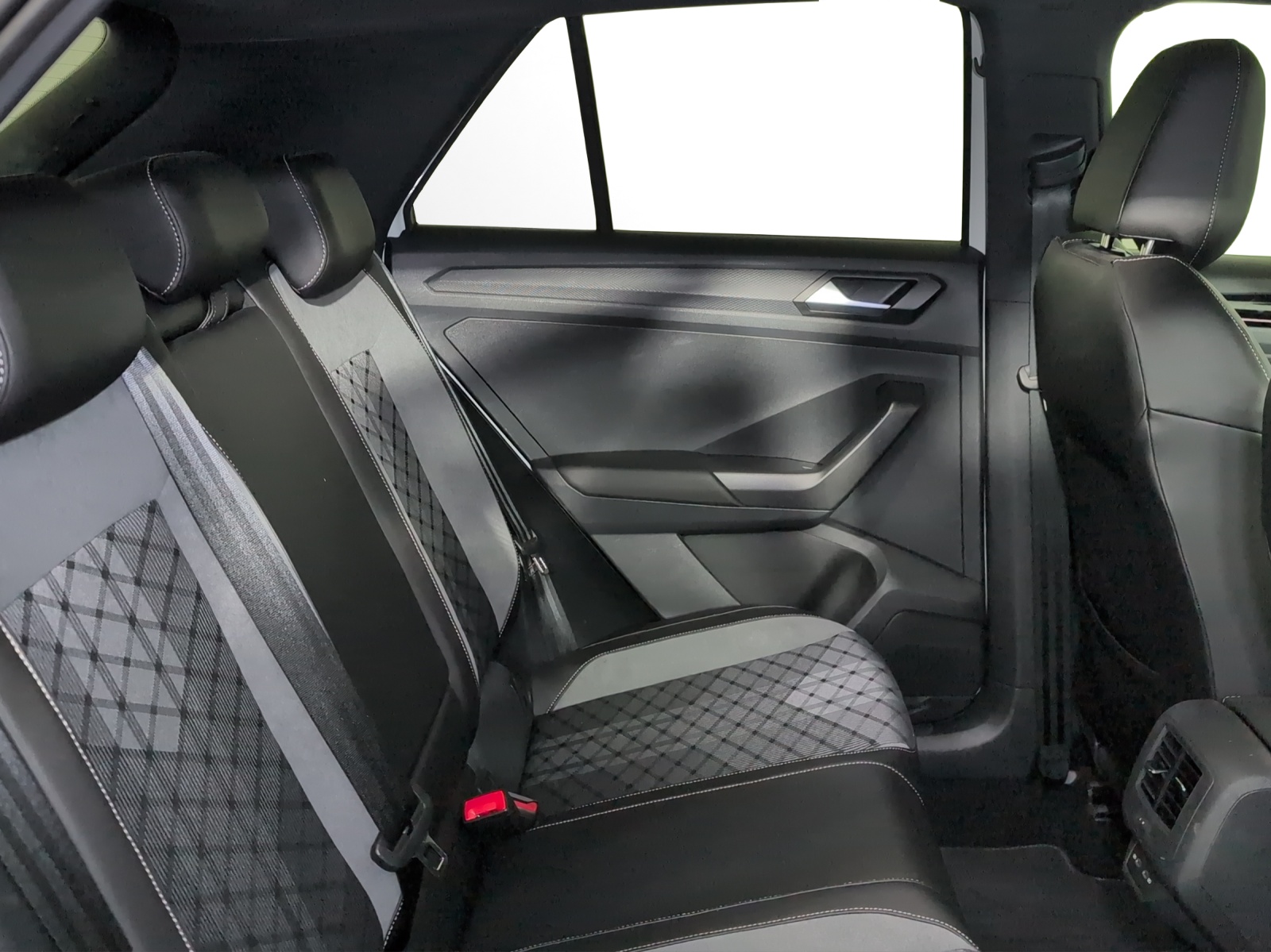 VW T-Roc 2.0 TSI R-Line DSG 4Motion-image-11