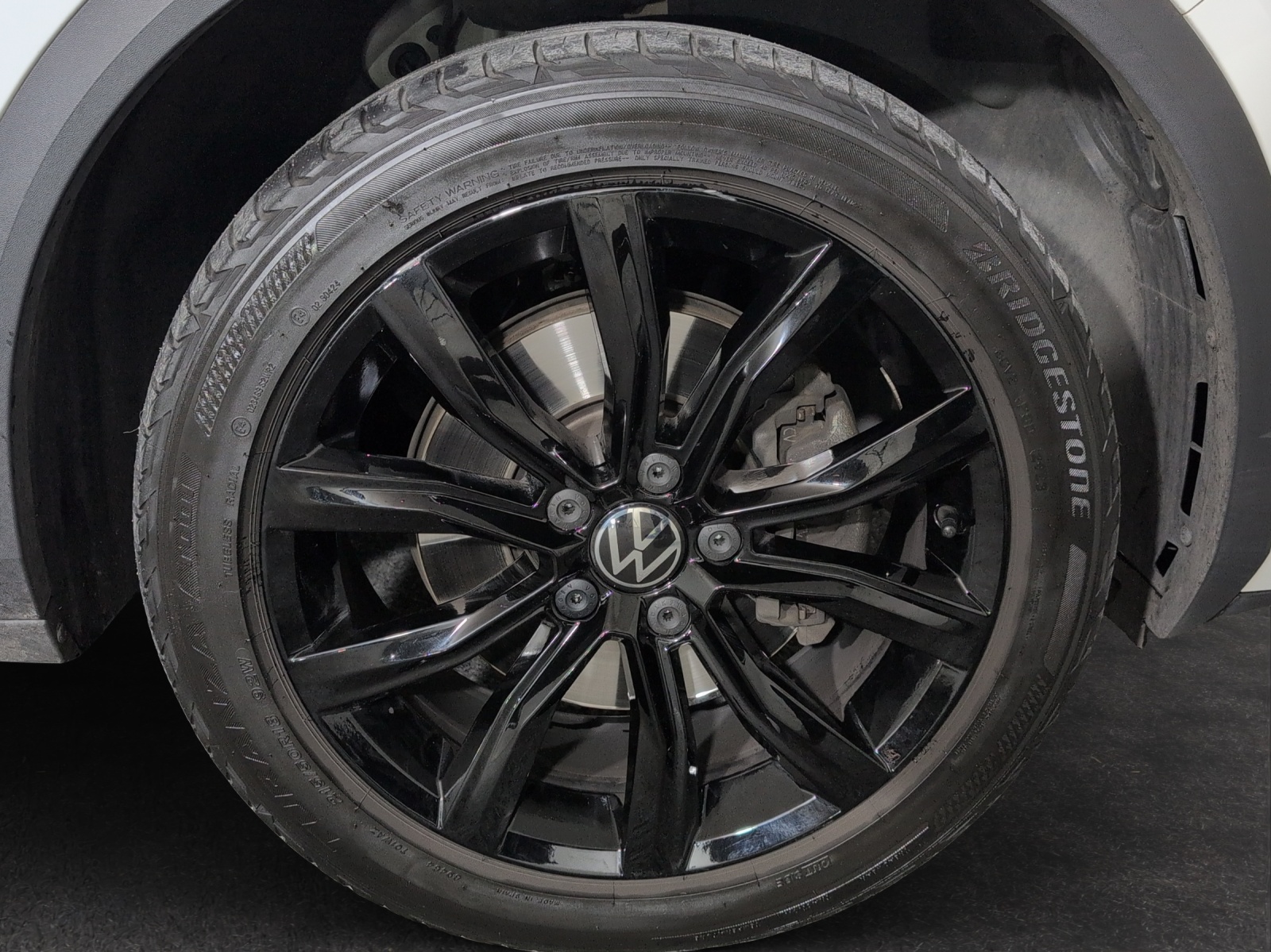 VW T-Roc 2.0 TSI R-Line DSG 4Motion-image-4