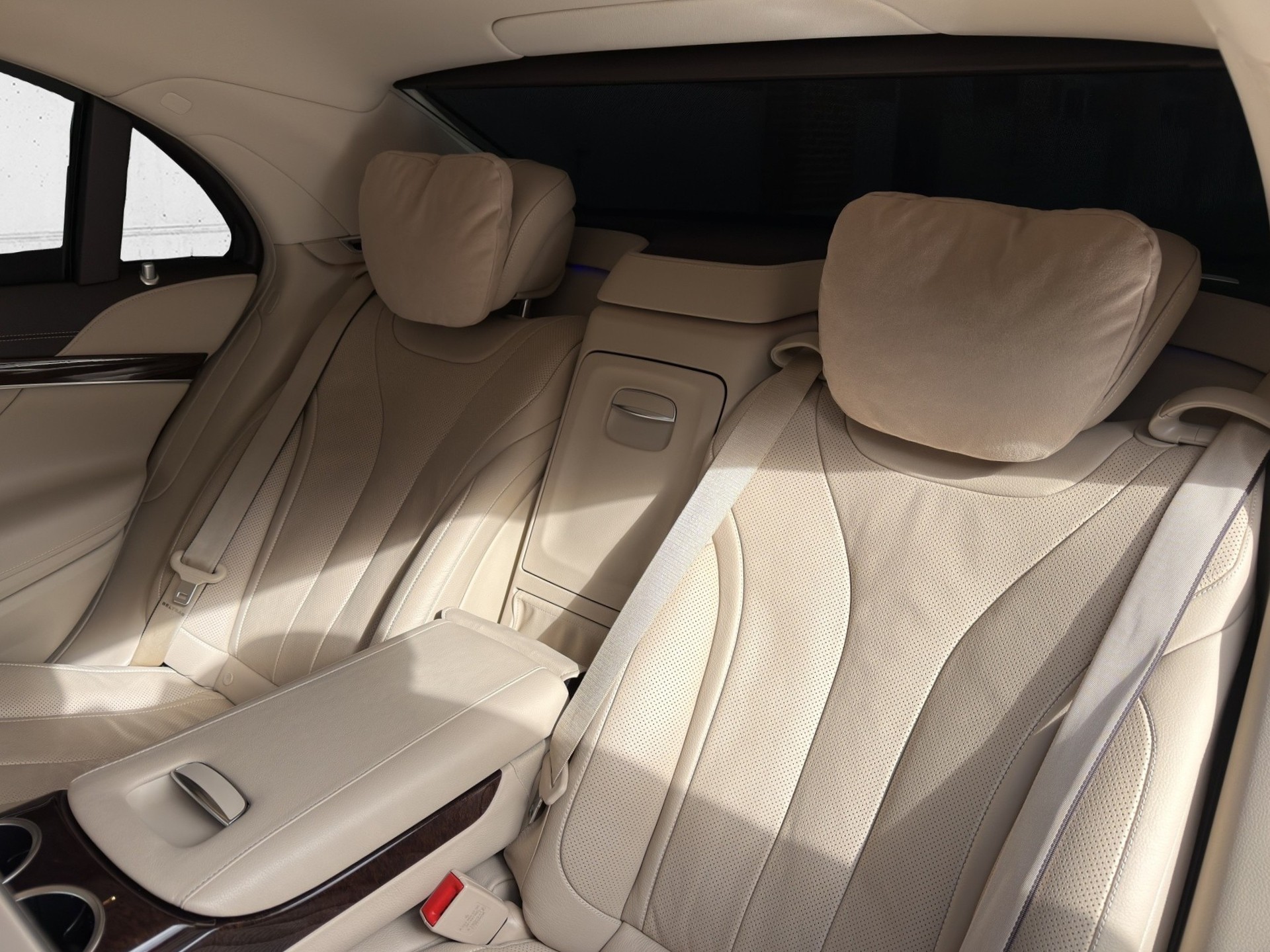 MERCEDES-BENZ S 560 L 4Matic 9G-Tronic-image-27
