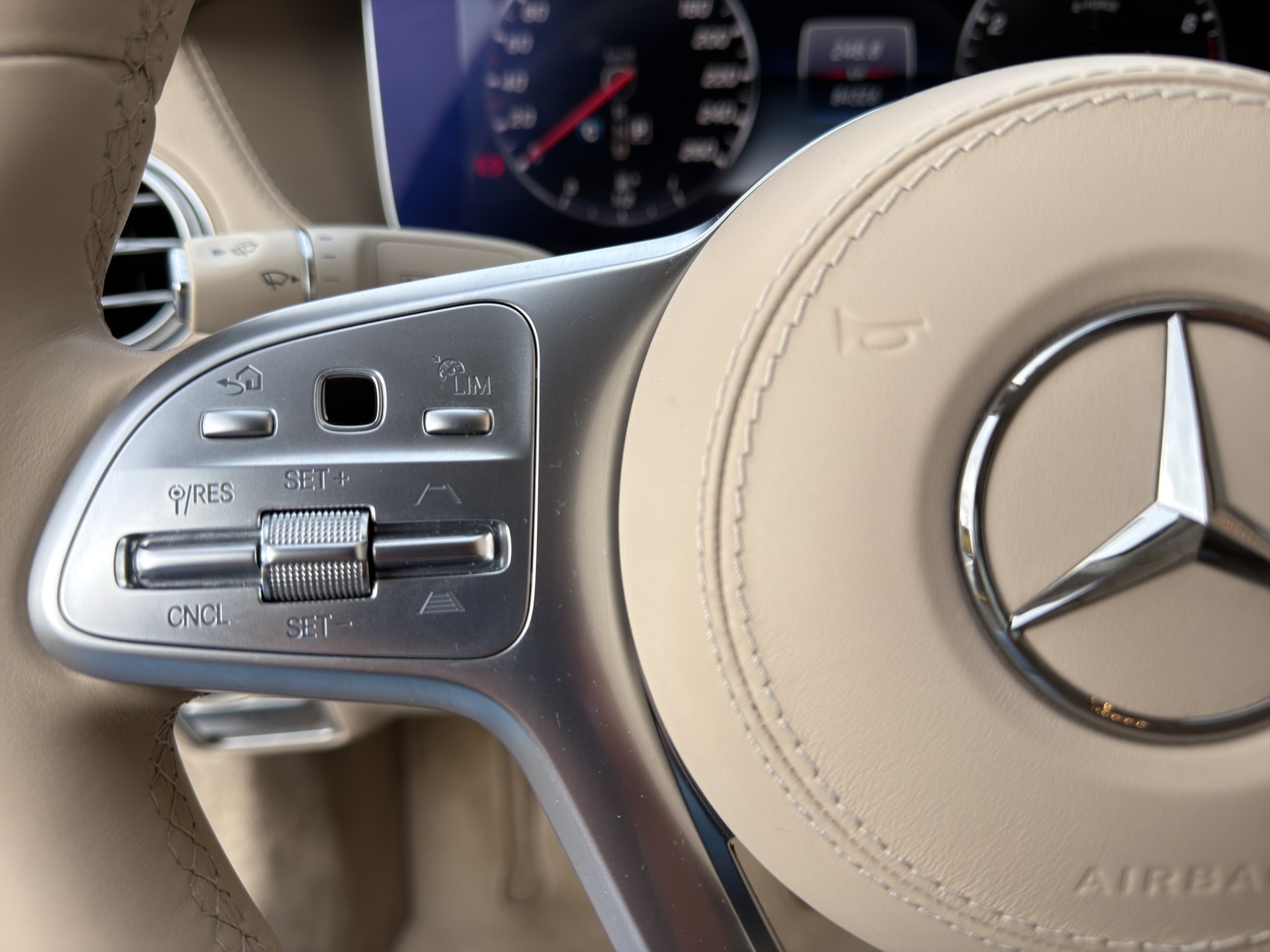 MERCEDES-BENZ S 560 L 4Matic 9G-Tronic-image-15