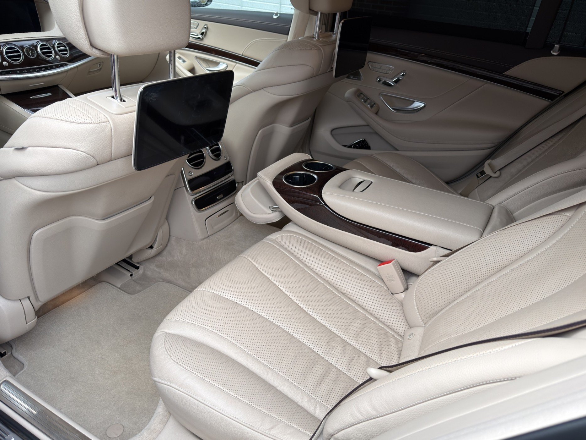 MERCEDES-BENZ S 560 L 4Matic 9G-Tronic-image-28