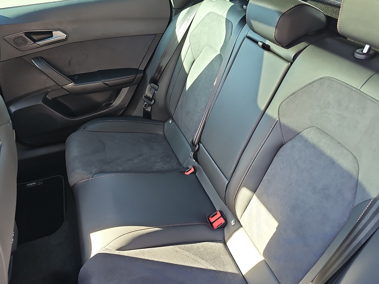 CUPRA Formentor 1.5 e-HYBRID pHEV Prime Edition VZ DSG-image-12