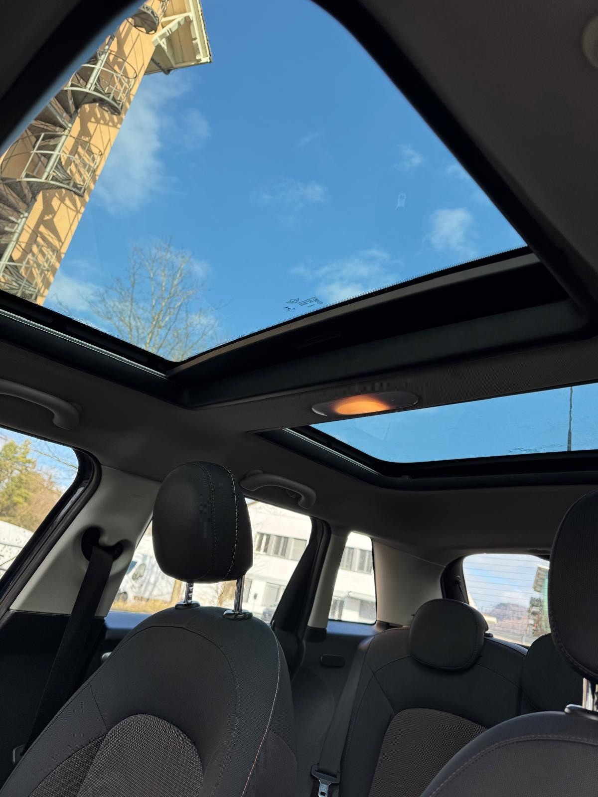MINI Cooper Steptronic-image-3