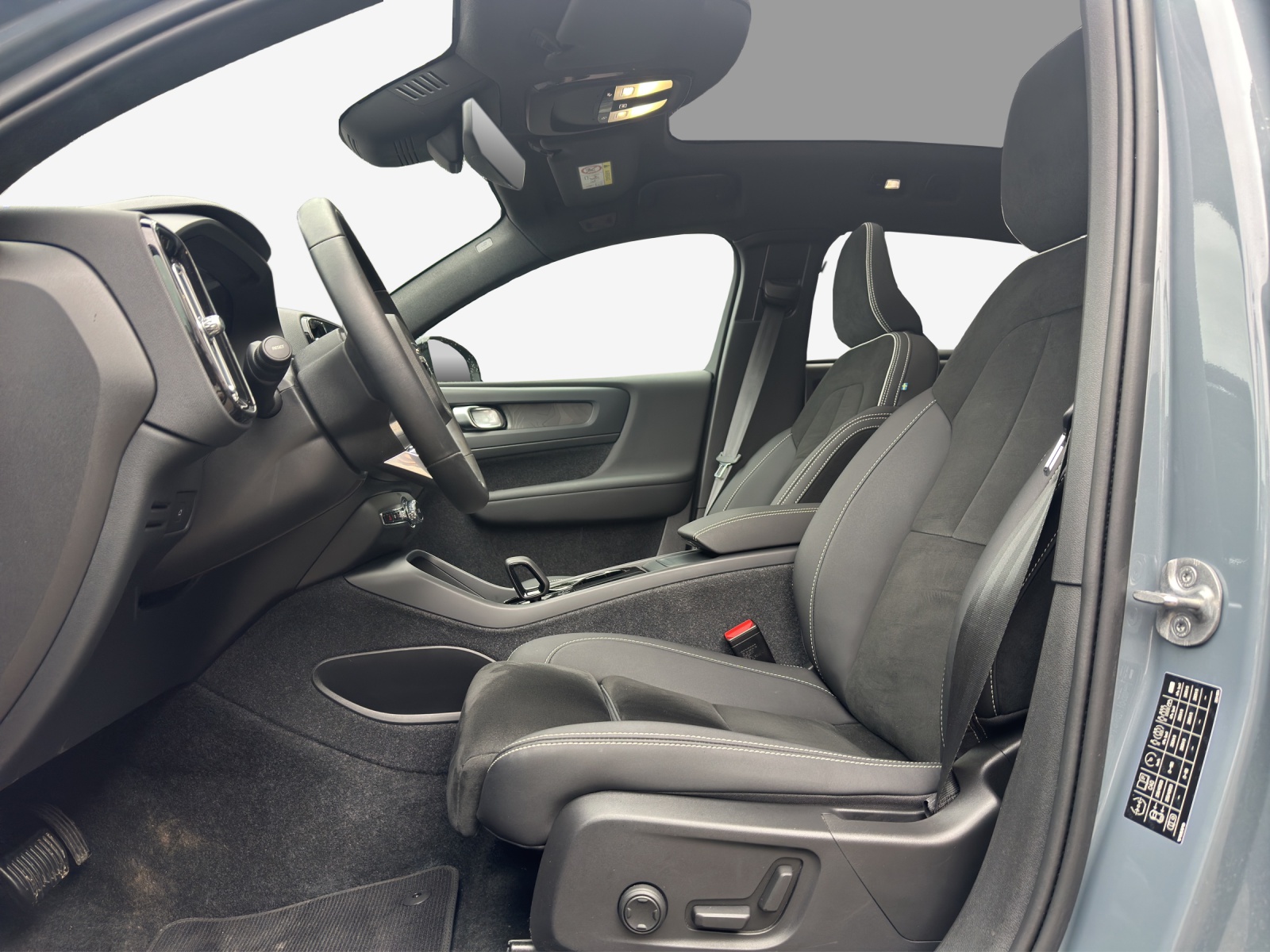 VOLVO C40 Recharge P8 Twin AWD Pure Electric Ultimate-image-8