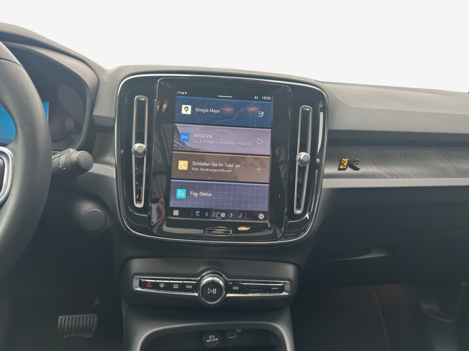VOLVO C40 Recharge P8 Twin AWD Pure Electric Ultimate-image-11