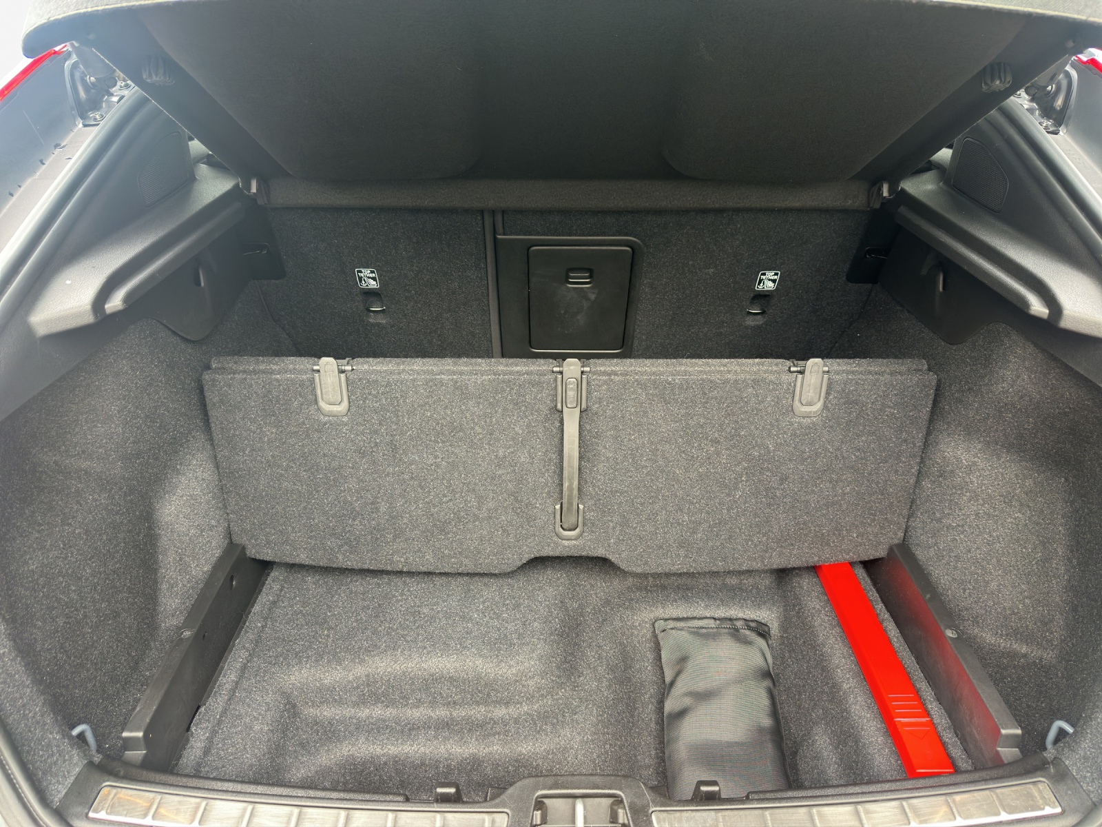 VOLVO C40 Recharge P8 Twin AWD Pure Electric Ultimate-image-14