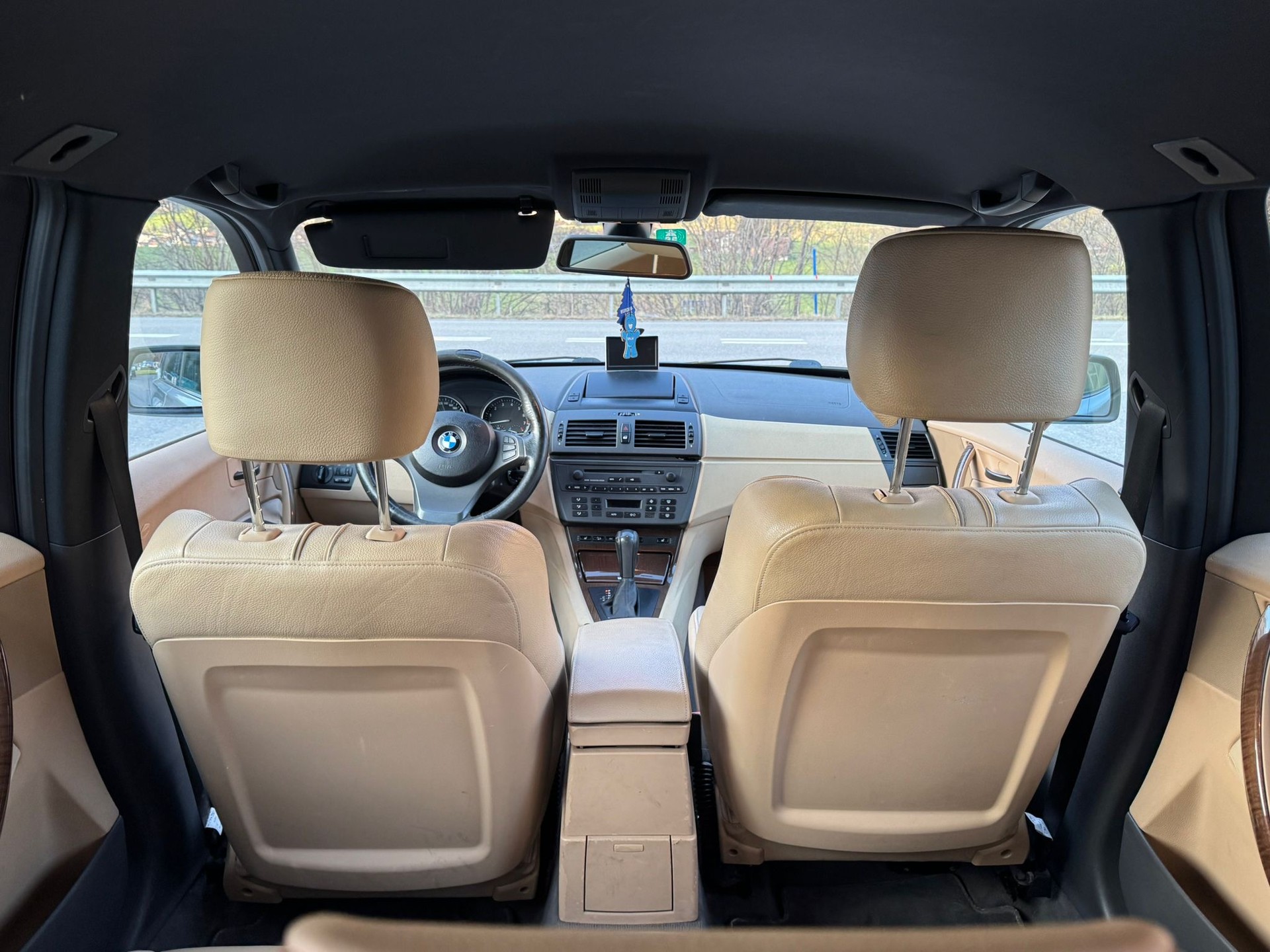 BMW X3 3.0i-image-10