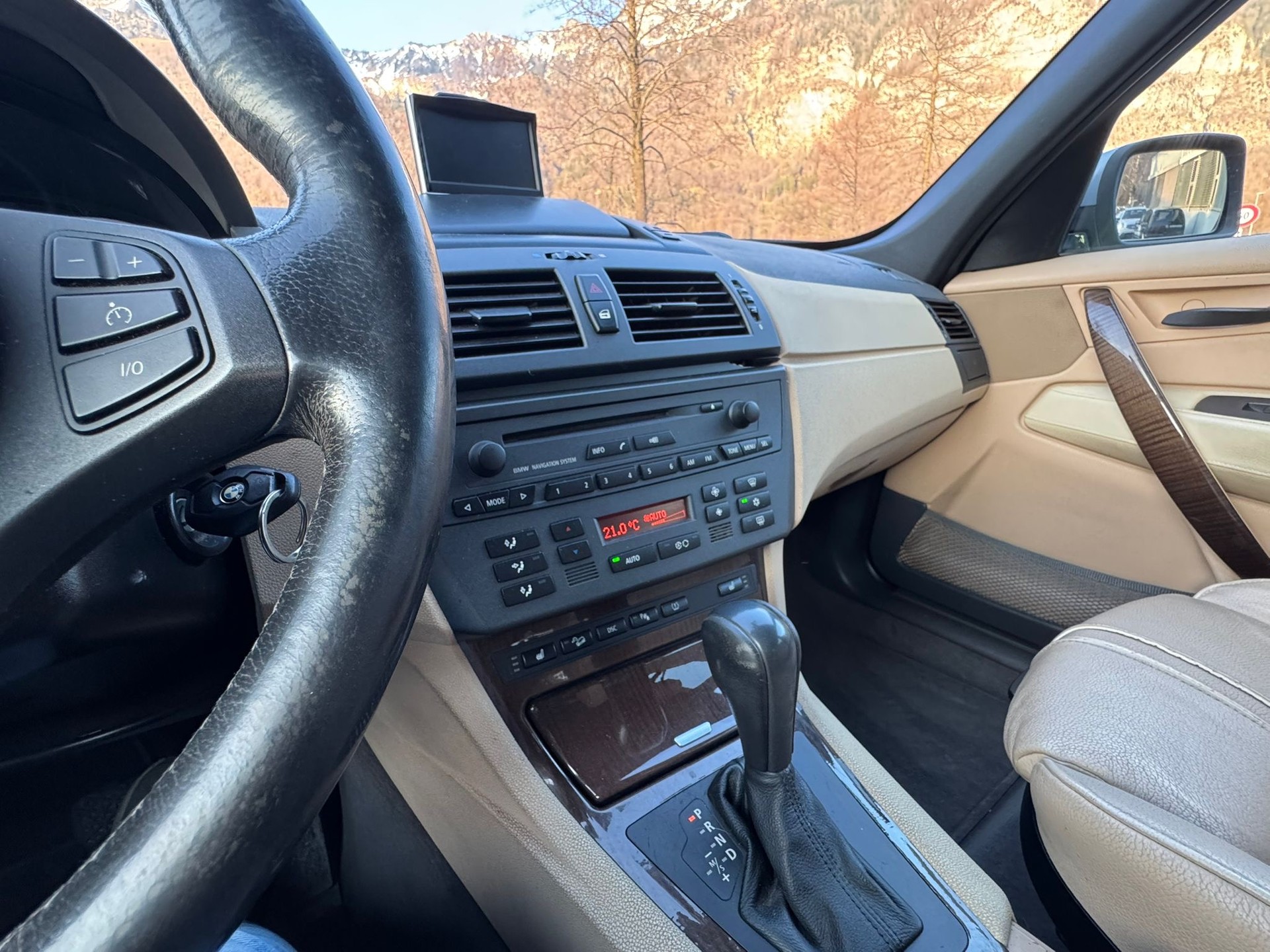 BMW X3 3.0i-image-4