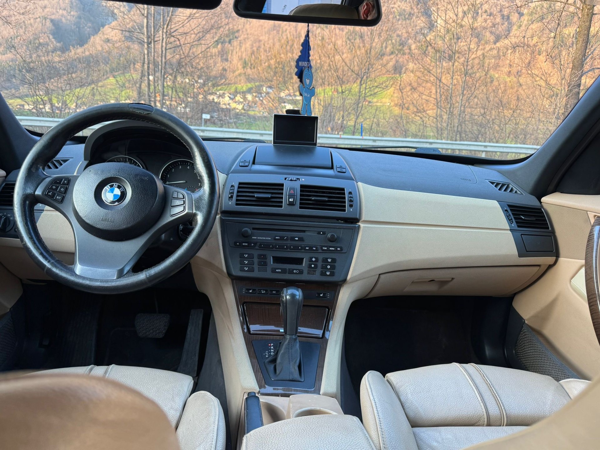 BMW X3 3.0i-image-3