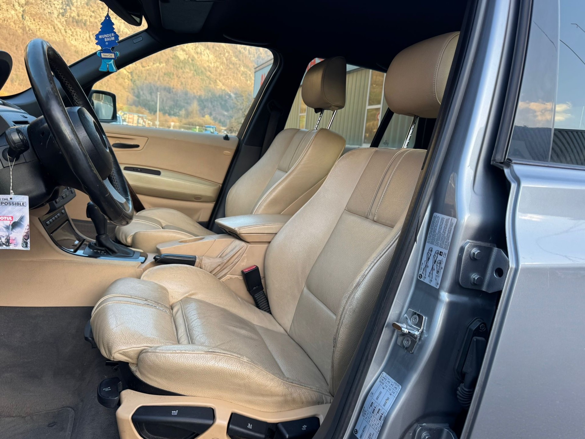 BMW X3 3.0i-image-12