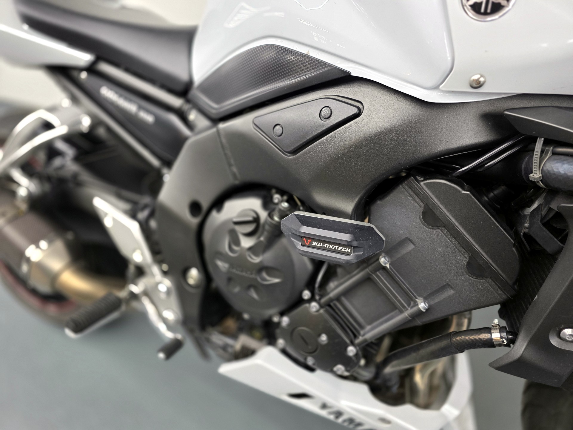 YAMAHA FZ1 N ABS-image-9