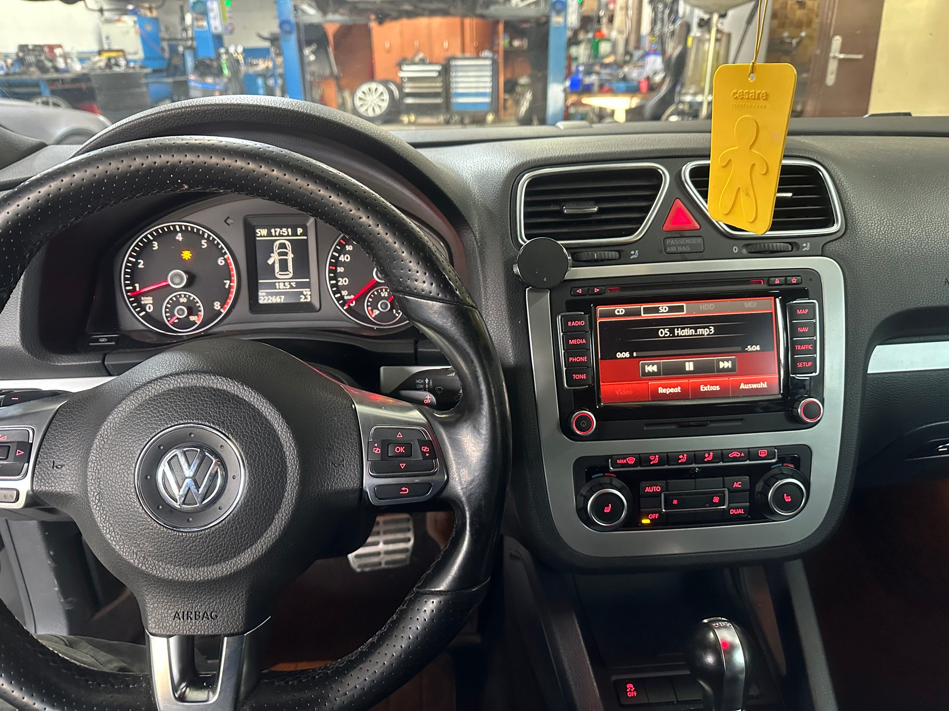 VW Scirocco 1.4 TSI Team DSG-image-9