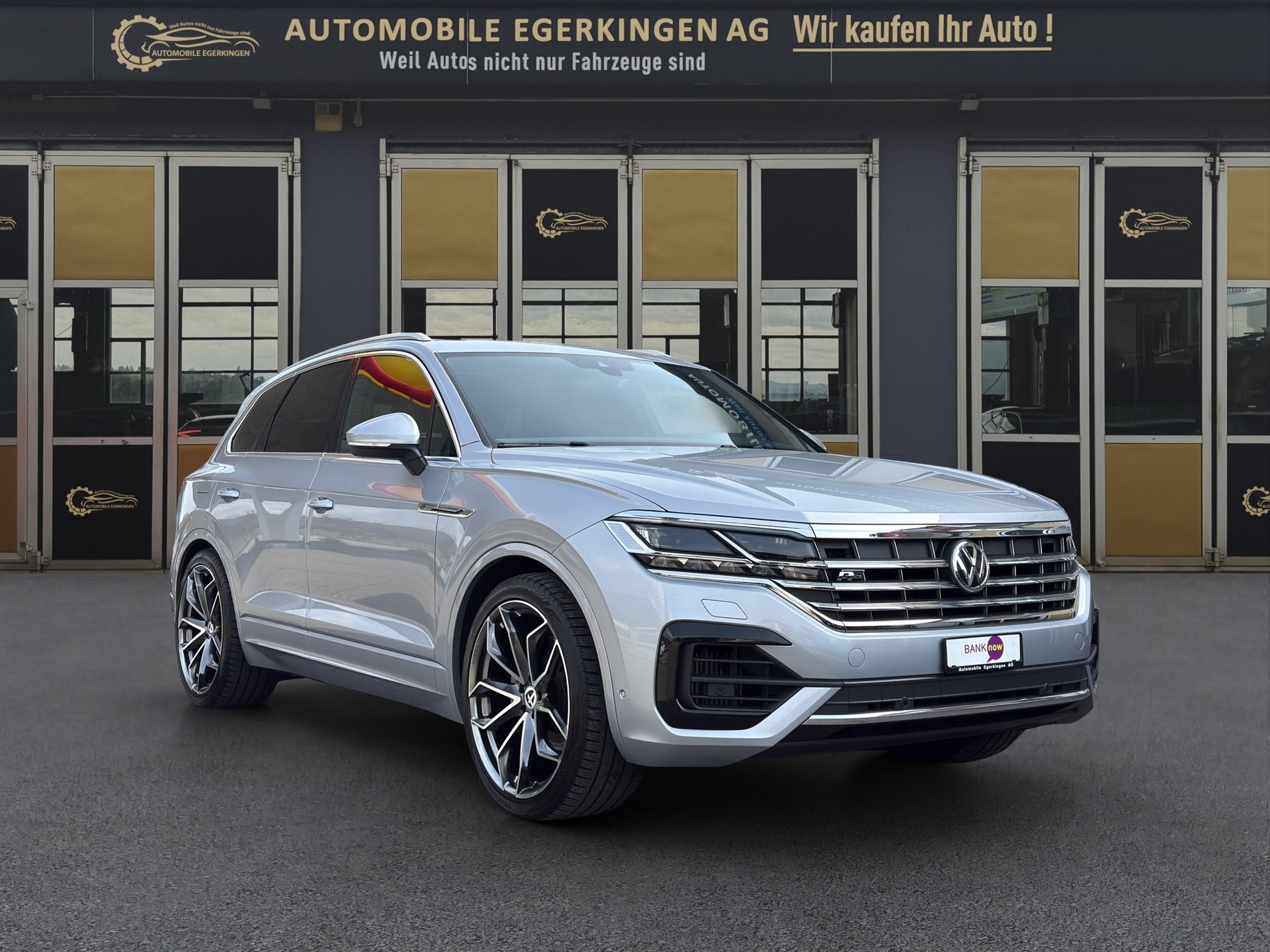 VW Touareg 3.0 V6 TSI R-Line-image-2