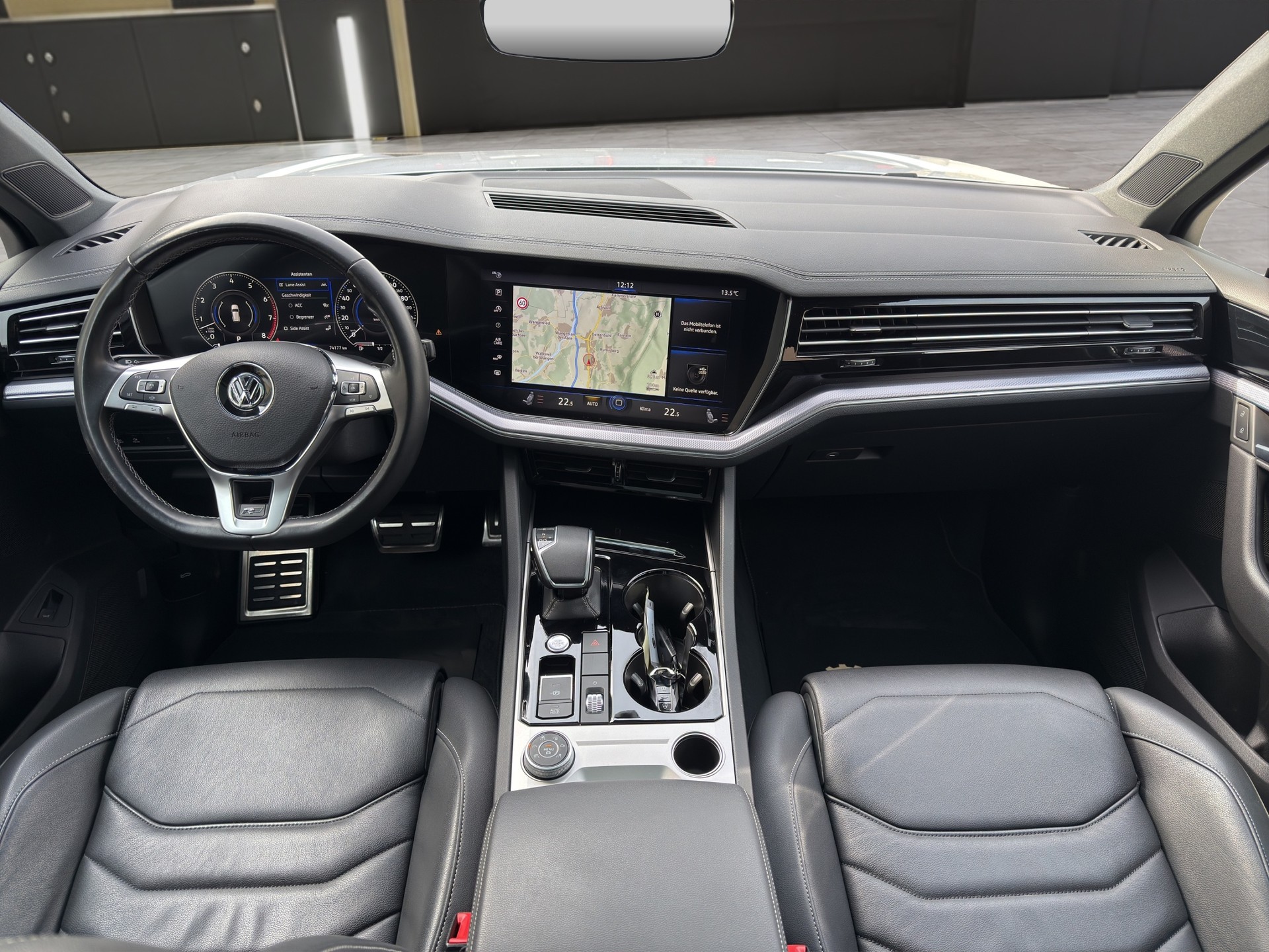 VW Touareg 3.0 V6 TSI R-Line-image-10