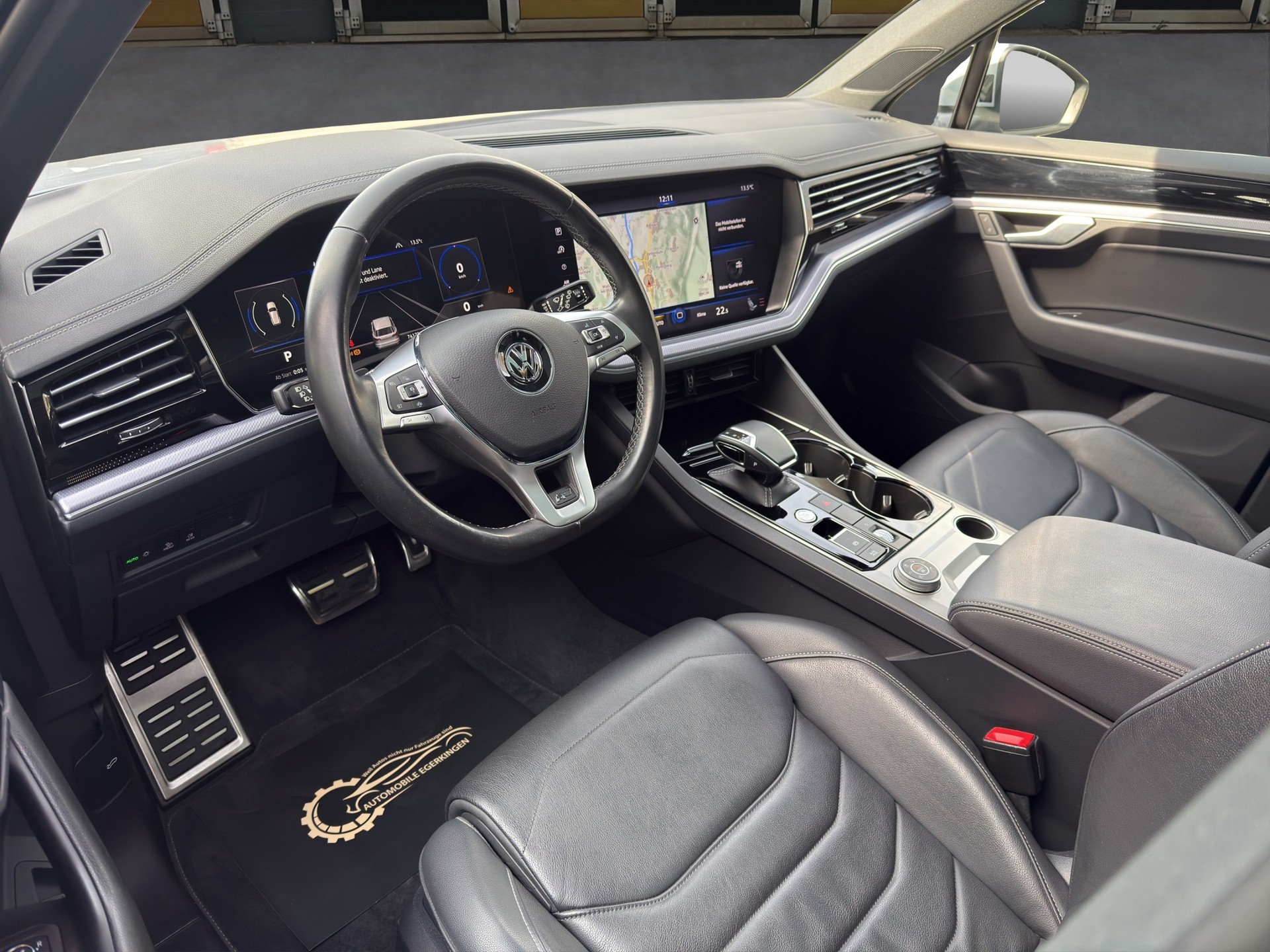 VW Touareg 3.0 V6 TSI R-Line-image-8