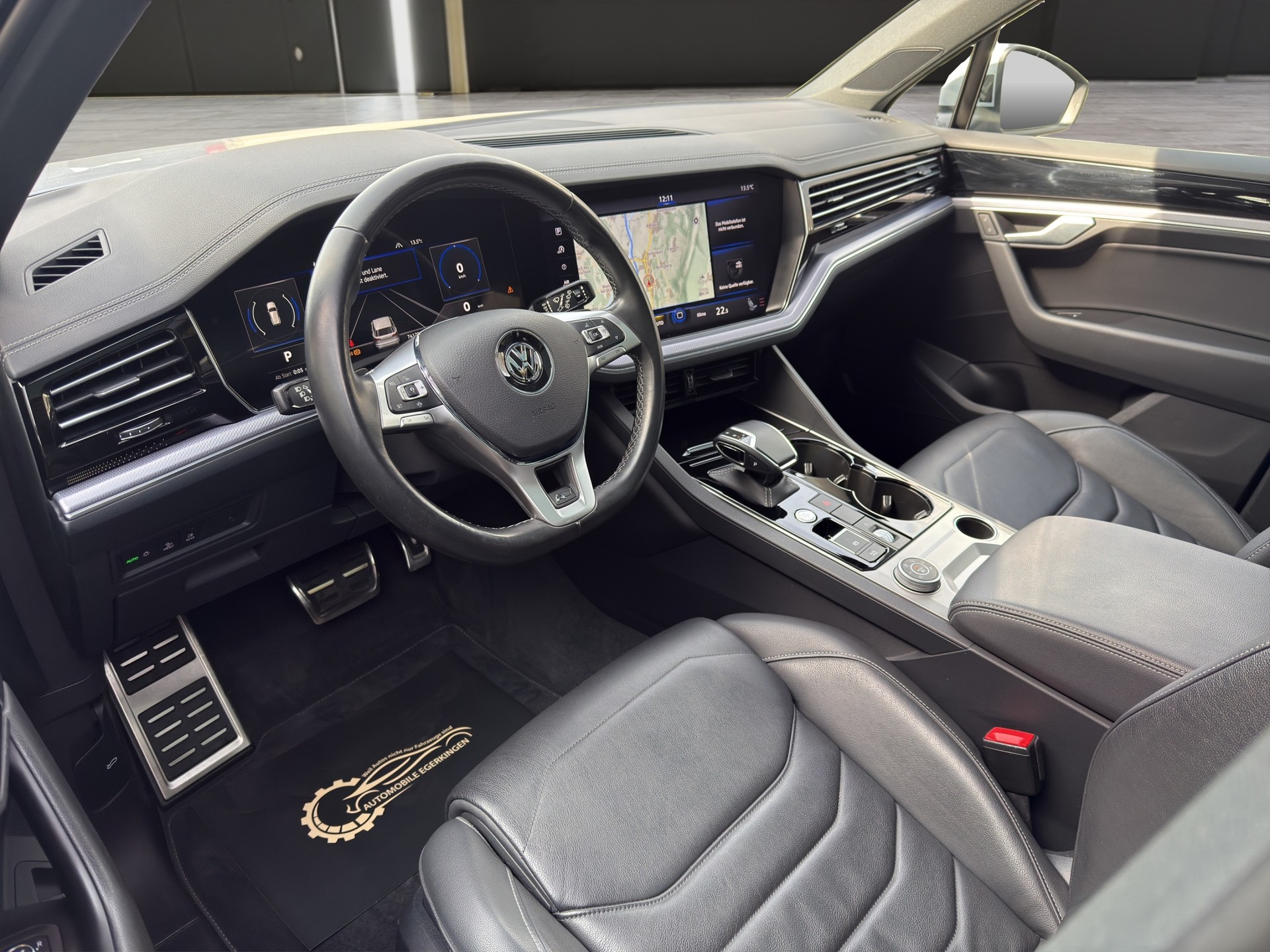 VW Touareg 3.0 V6 TSI R-Line-image-8