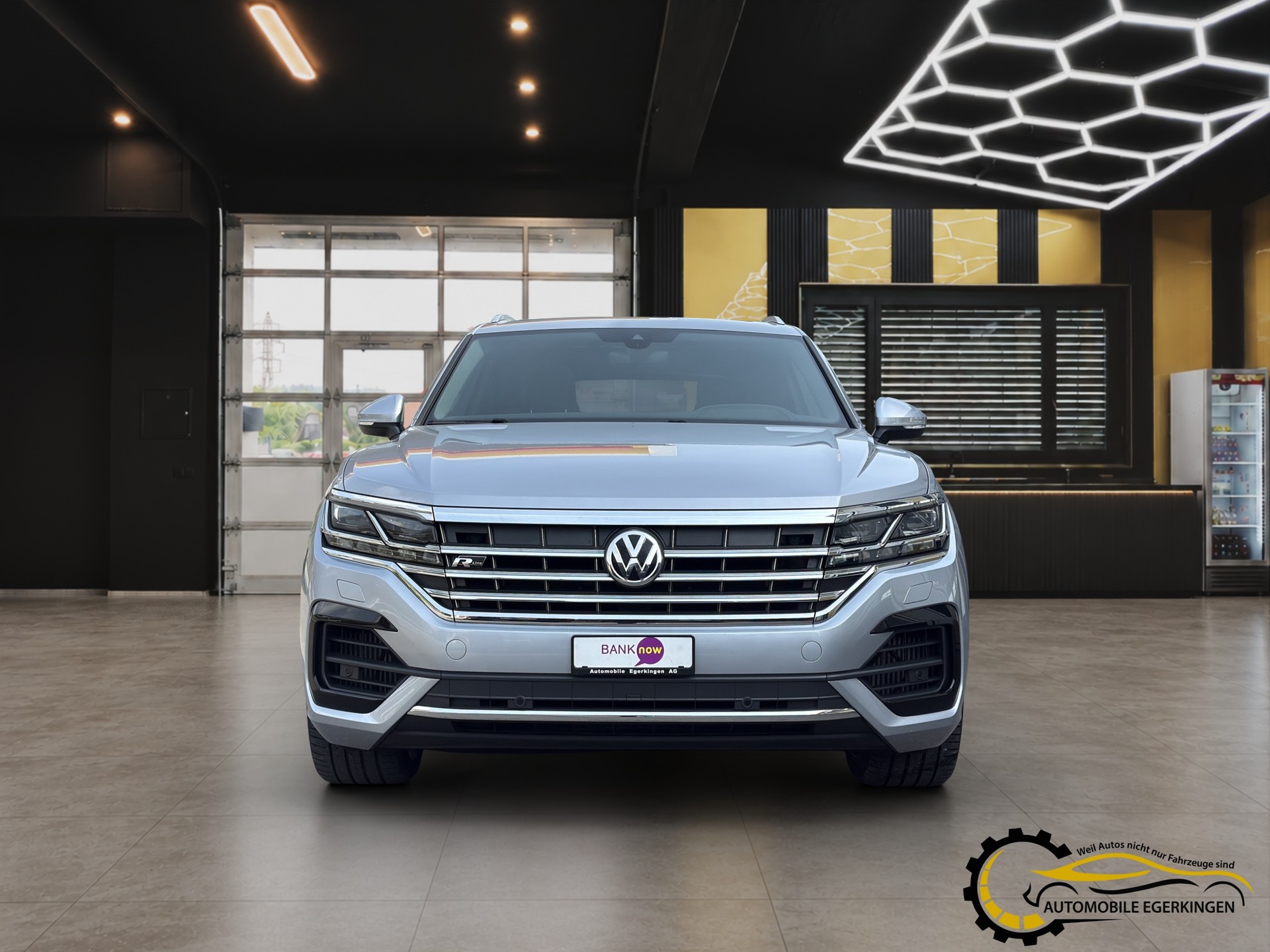 VW Touareg 3.0 V6 TSI R-Line-image-1