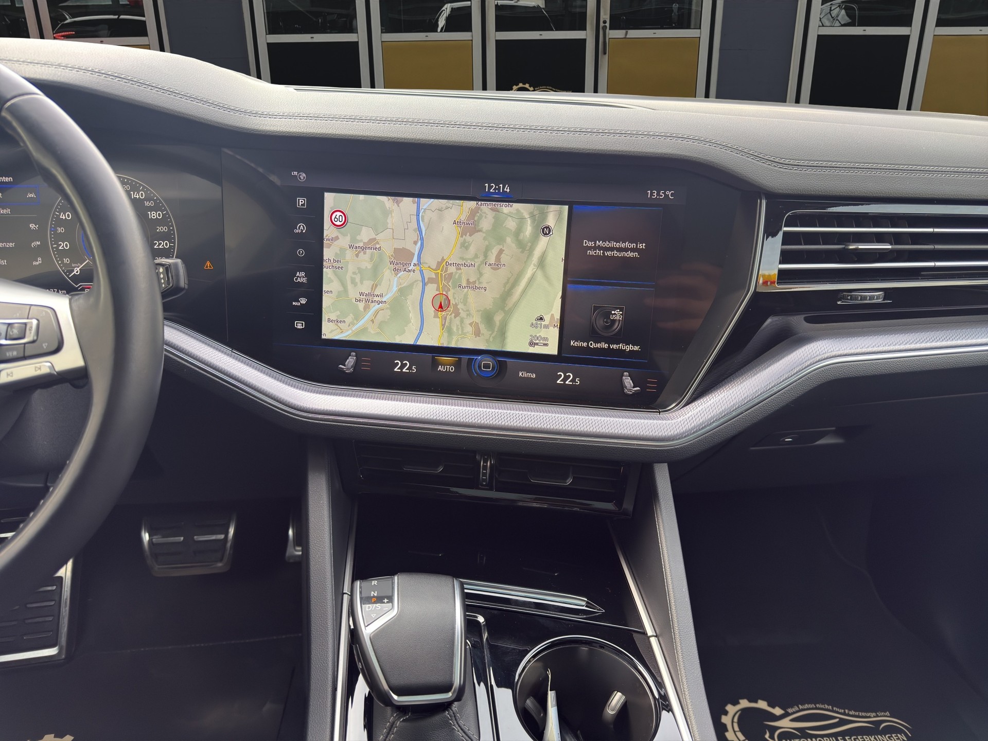 VW Touareg 3.0 V6 TSI R-Line-image-15
