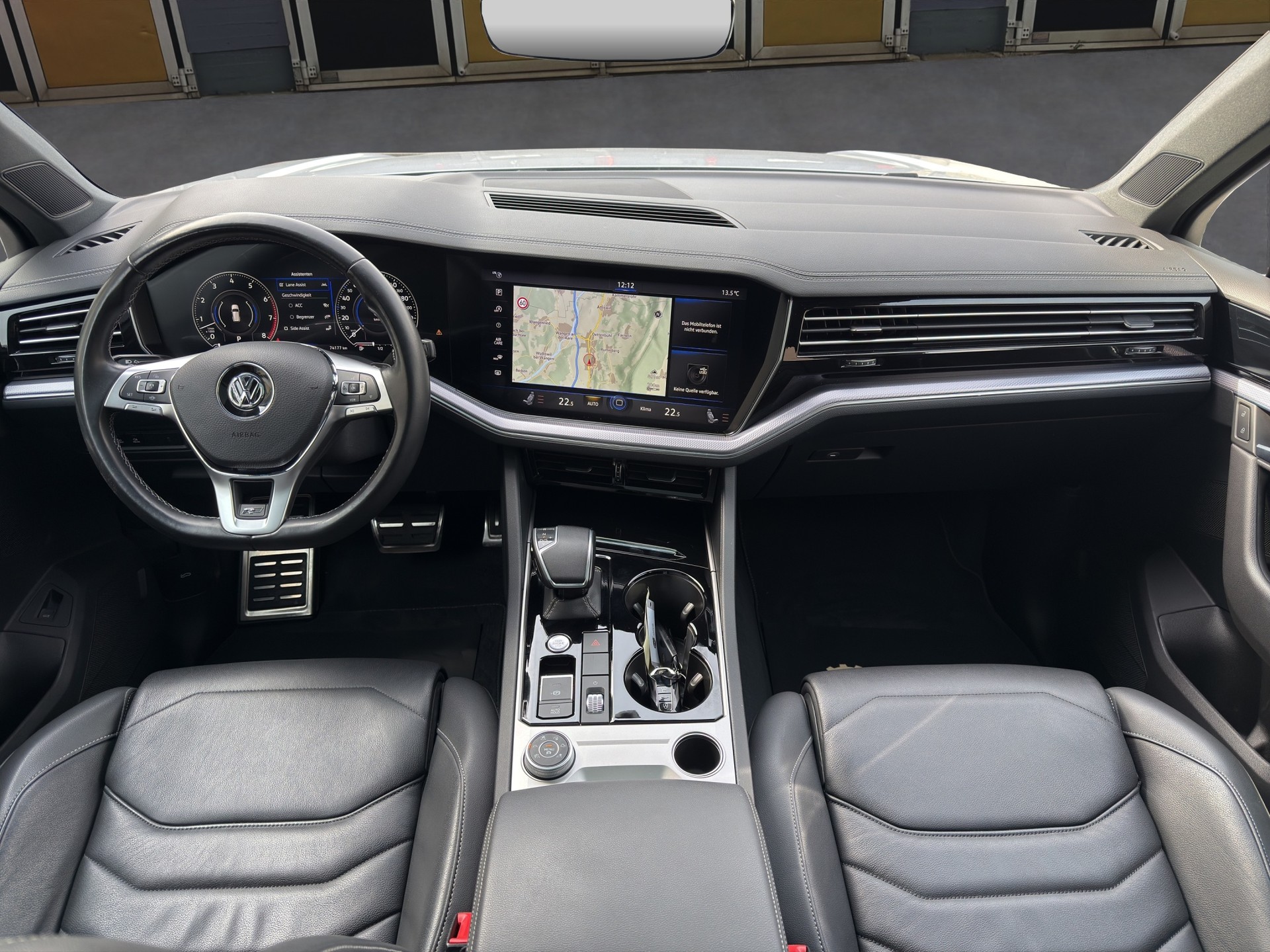 VW Touareg 3.0 V6 TSI R-Line-image-10