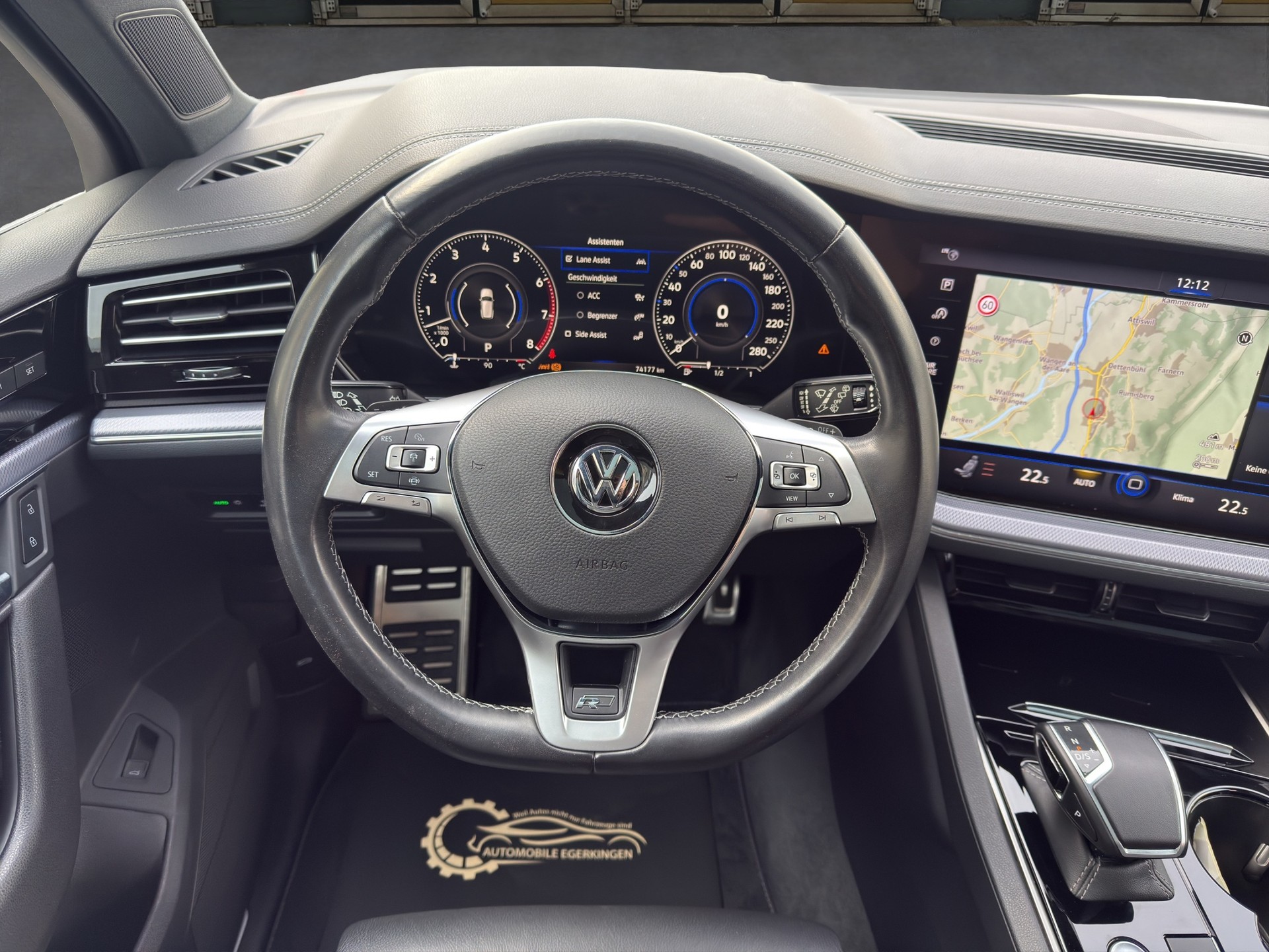 VW Touareg 3.0 V6 TSI R-Line-image-11