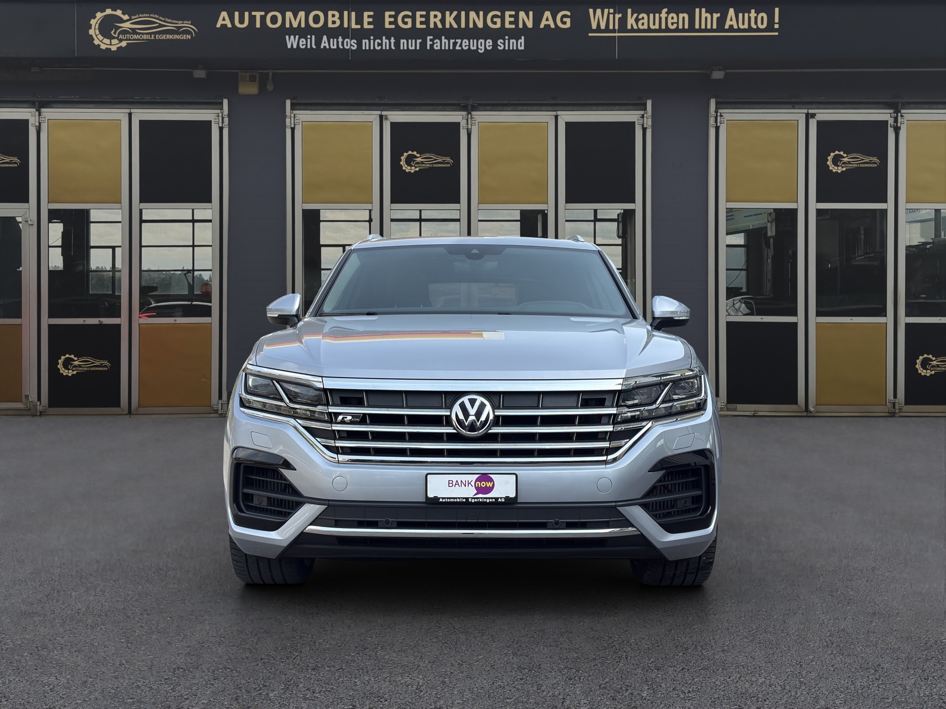 VW Touareg 3.0 V6 TSI R-Line-image-1