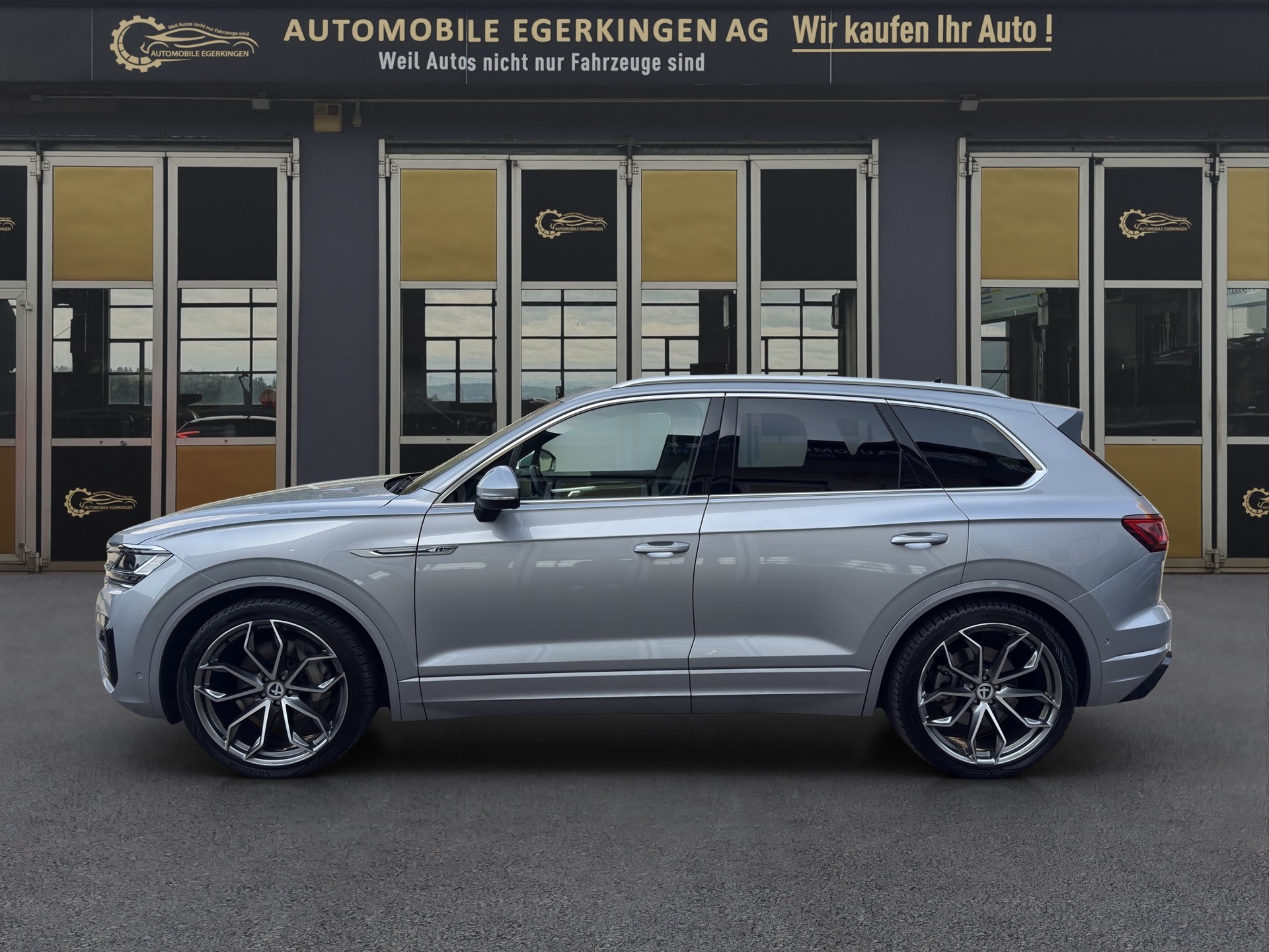 VW Touareg 3.0 V6 TSI R-Line-image-7