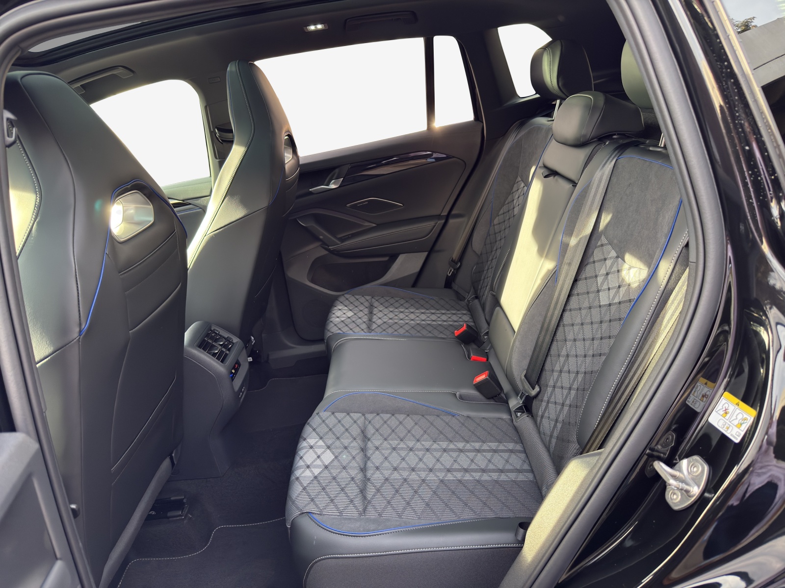VW Tiguan 2.0 TSI United DSG 4Motion-image-11