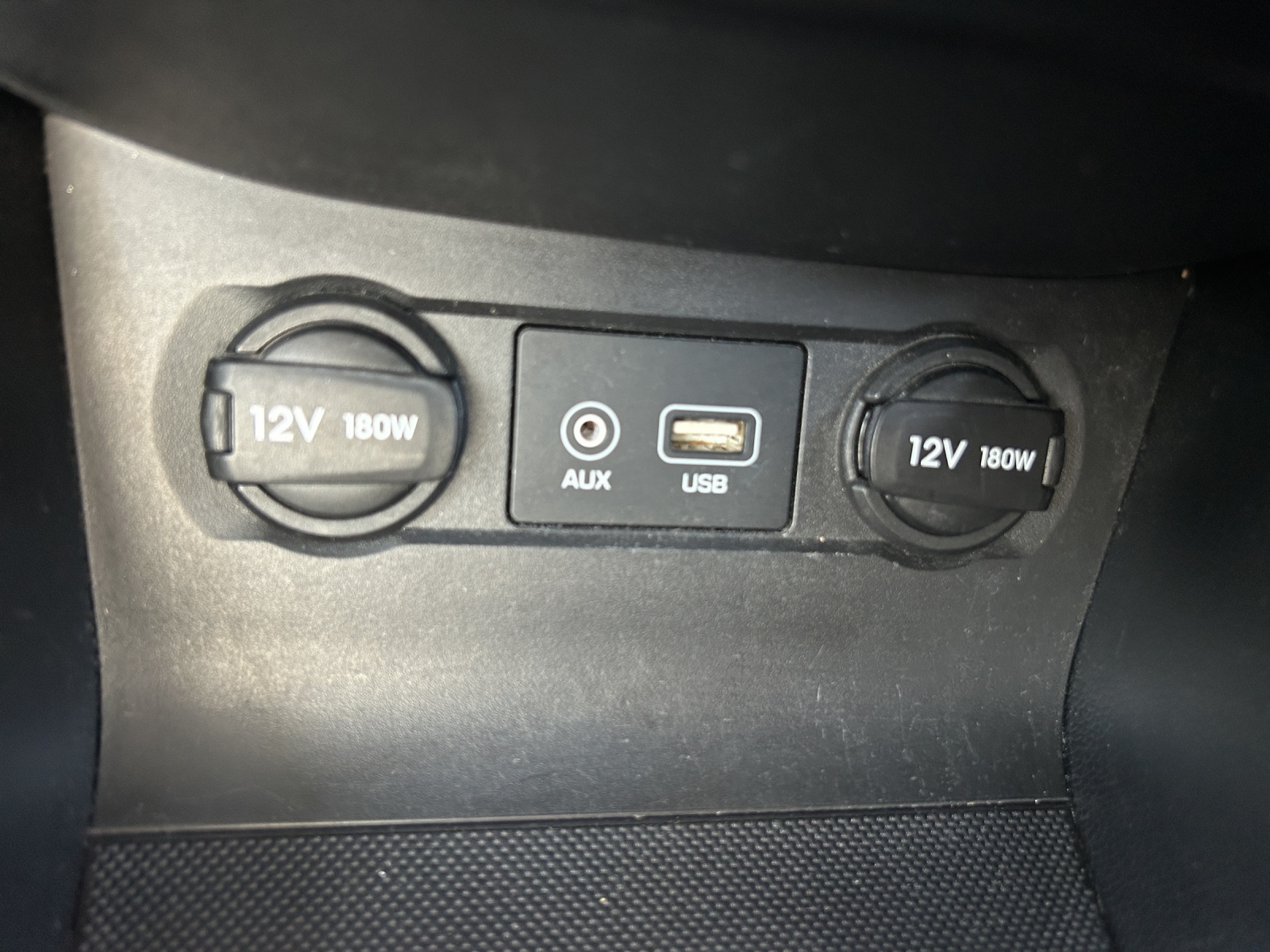 HYUNDAI i20 1.2 Amplia-image-13