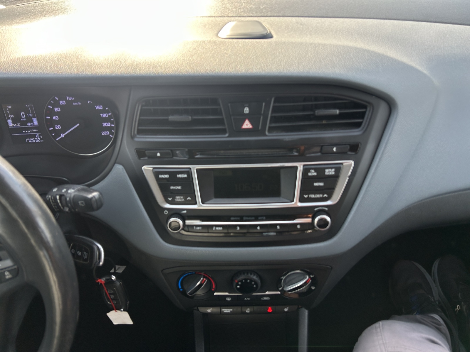 HYUNDAI i20 1.2 Amplia-image-11